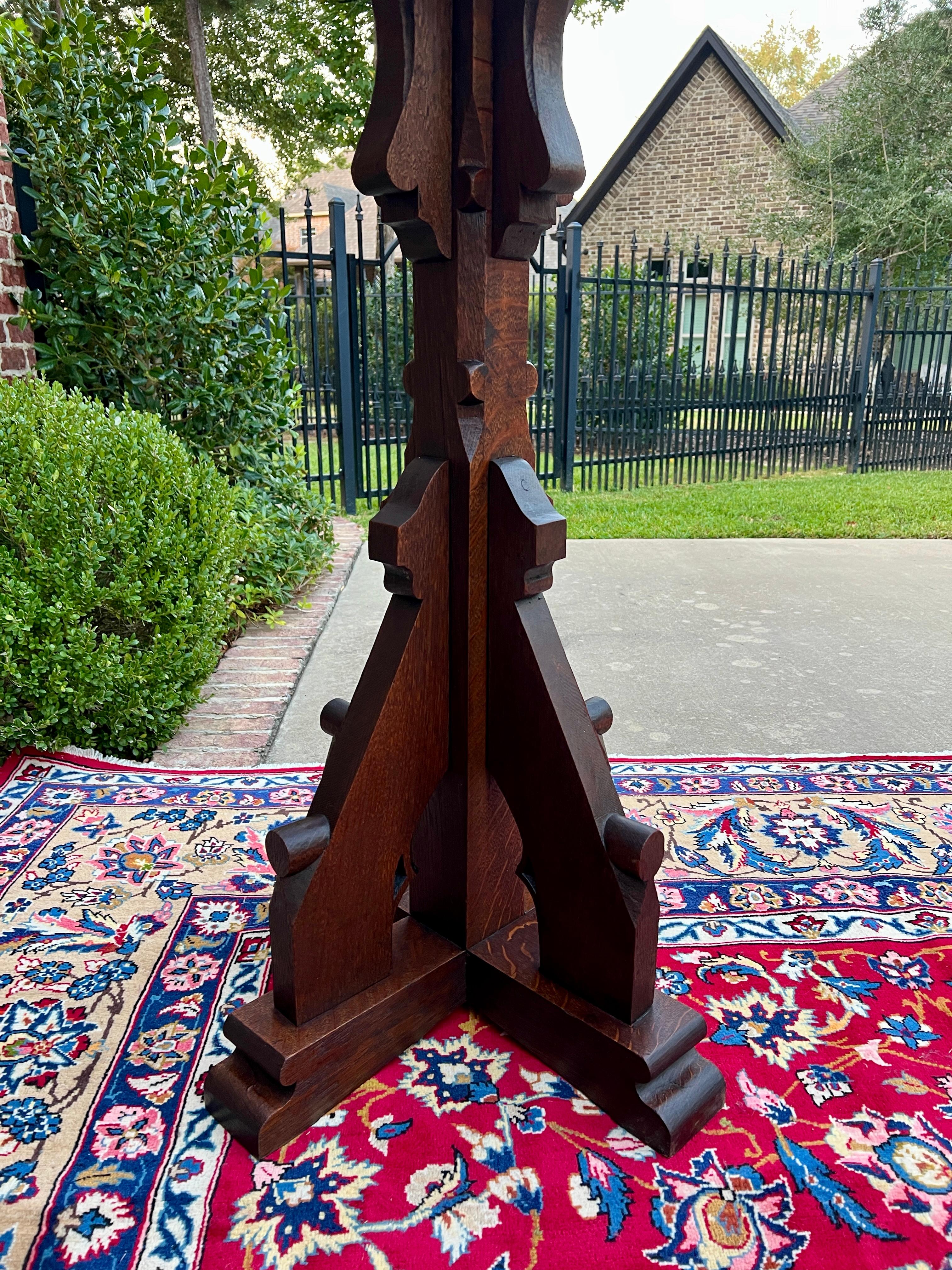 Antique English Oak Christian Gothic Lectern Bible Stand Oak 19th C. en vente 2