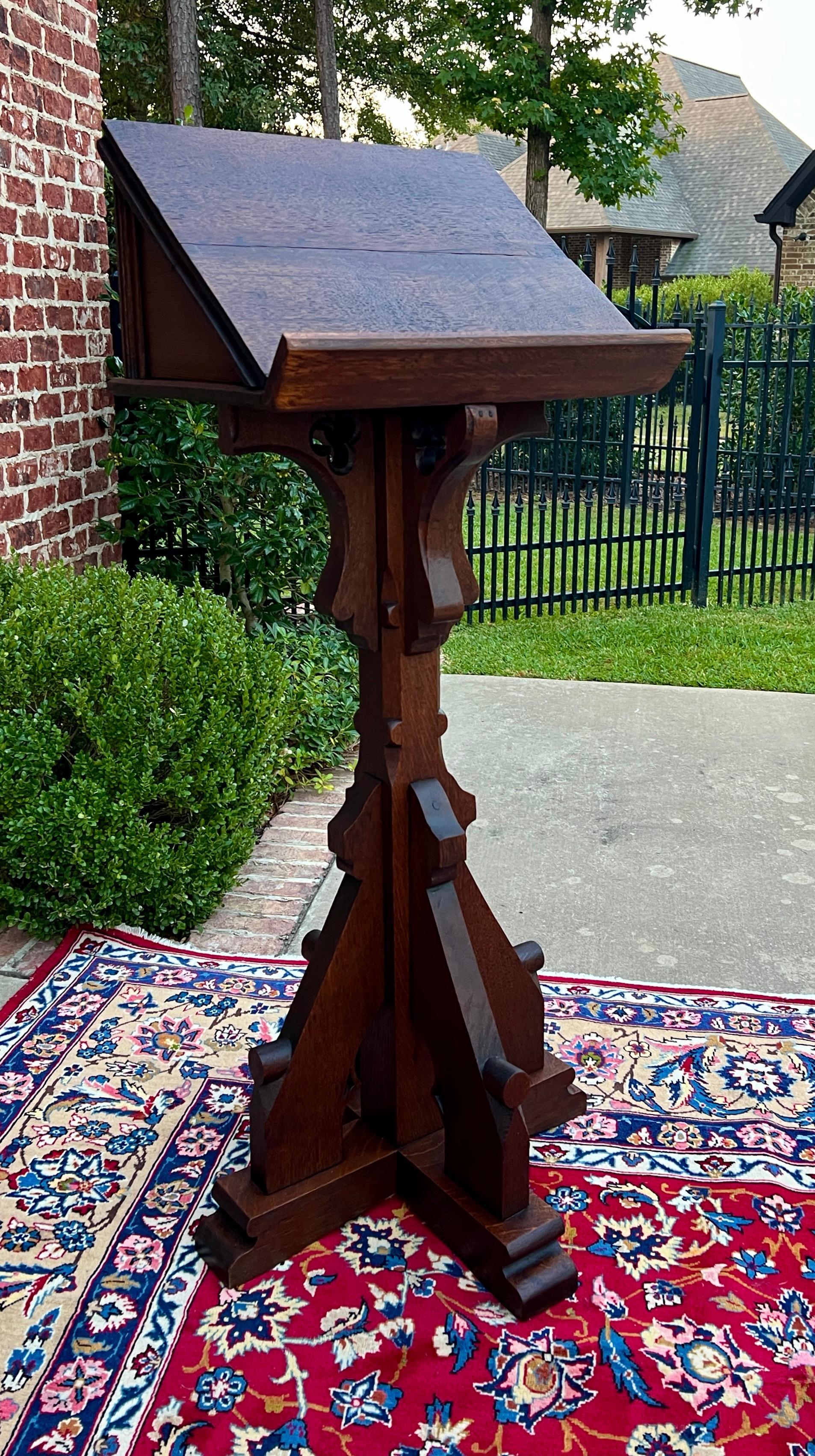 Antique English Oak Christian Gothic Lectern Bible Stand Oak 19th C. en vente 4