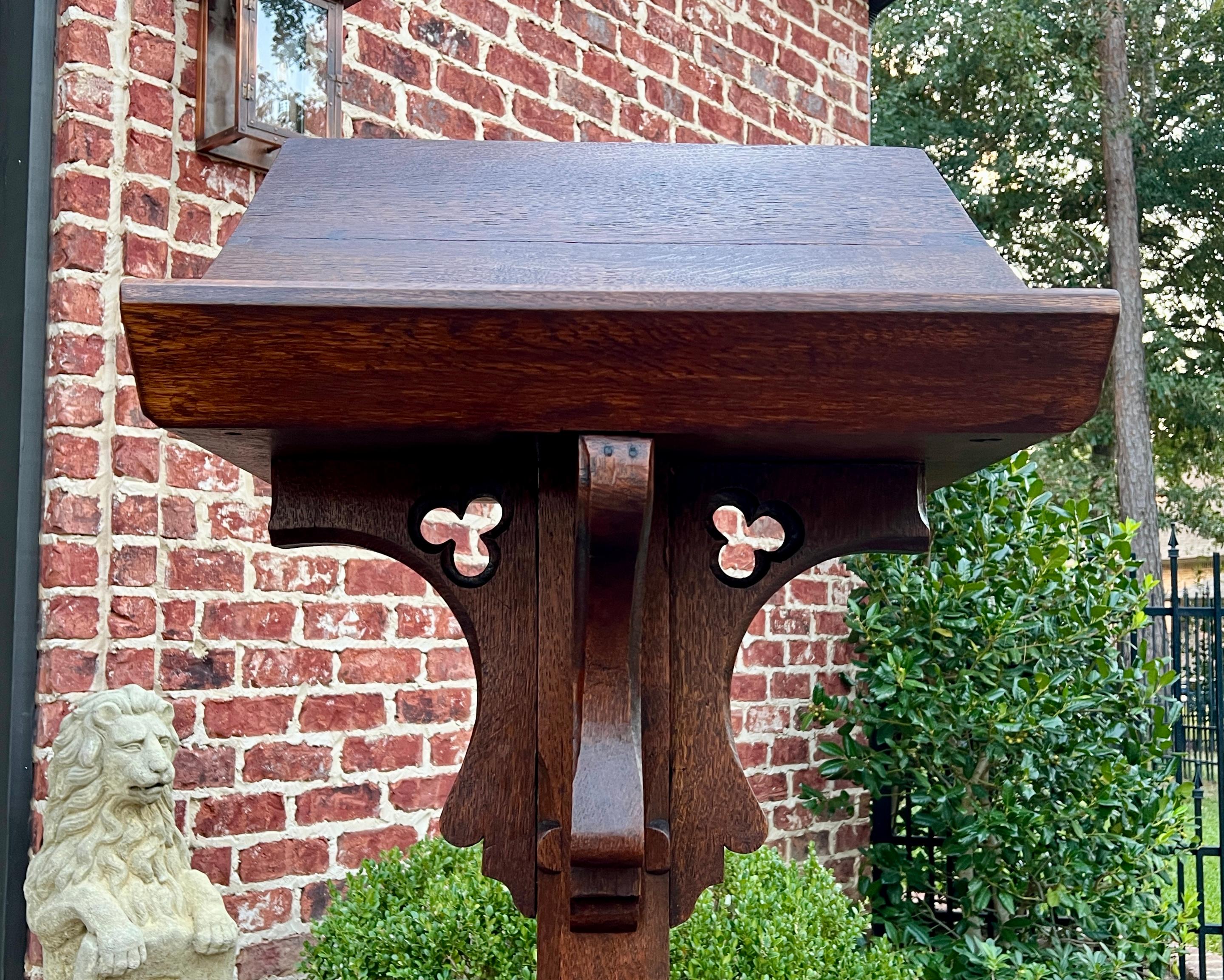 Antique English Oak Christian Gothic Lectern Bible Stand Oak 19th C. en vente 8