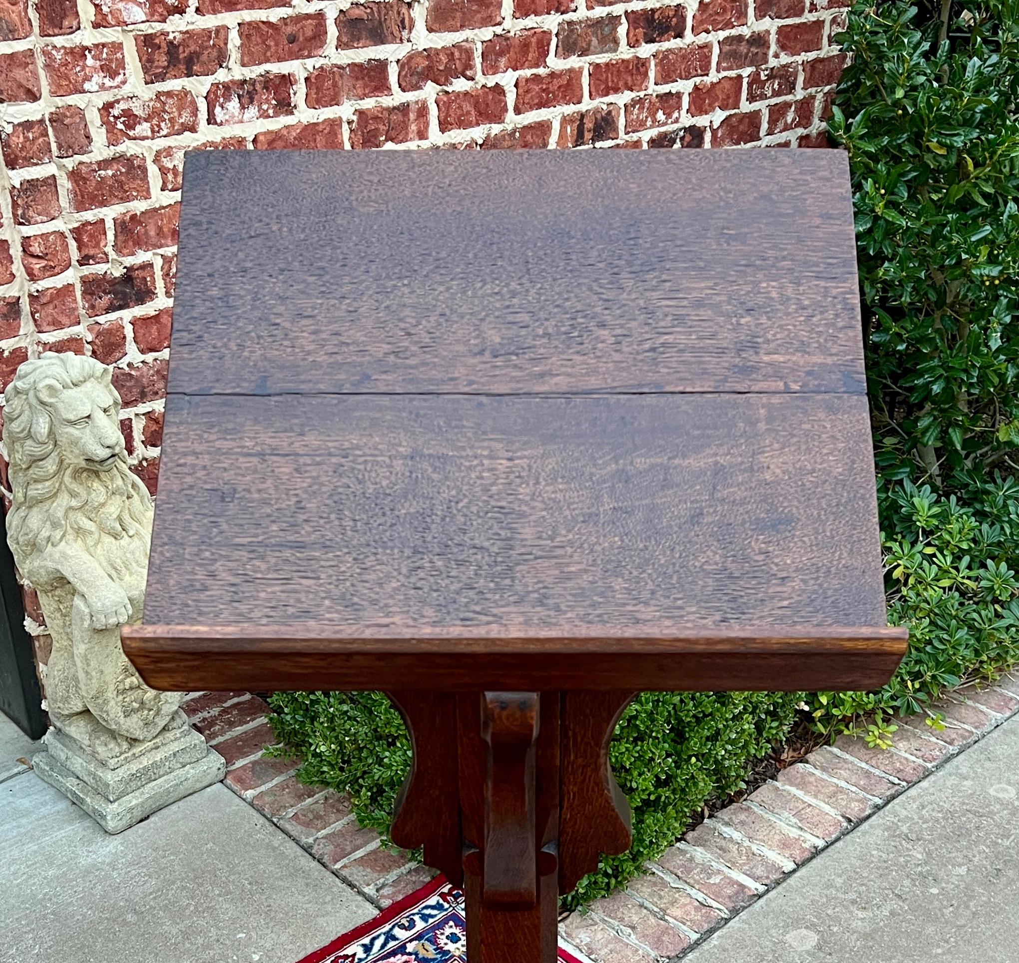 Antique English Oak Christian Gothic Lectern Bible Stand Oak 19th C. en vente 10