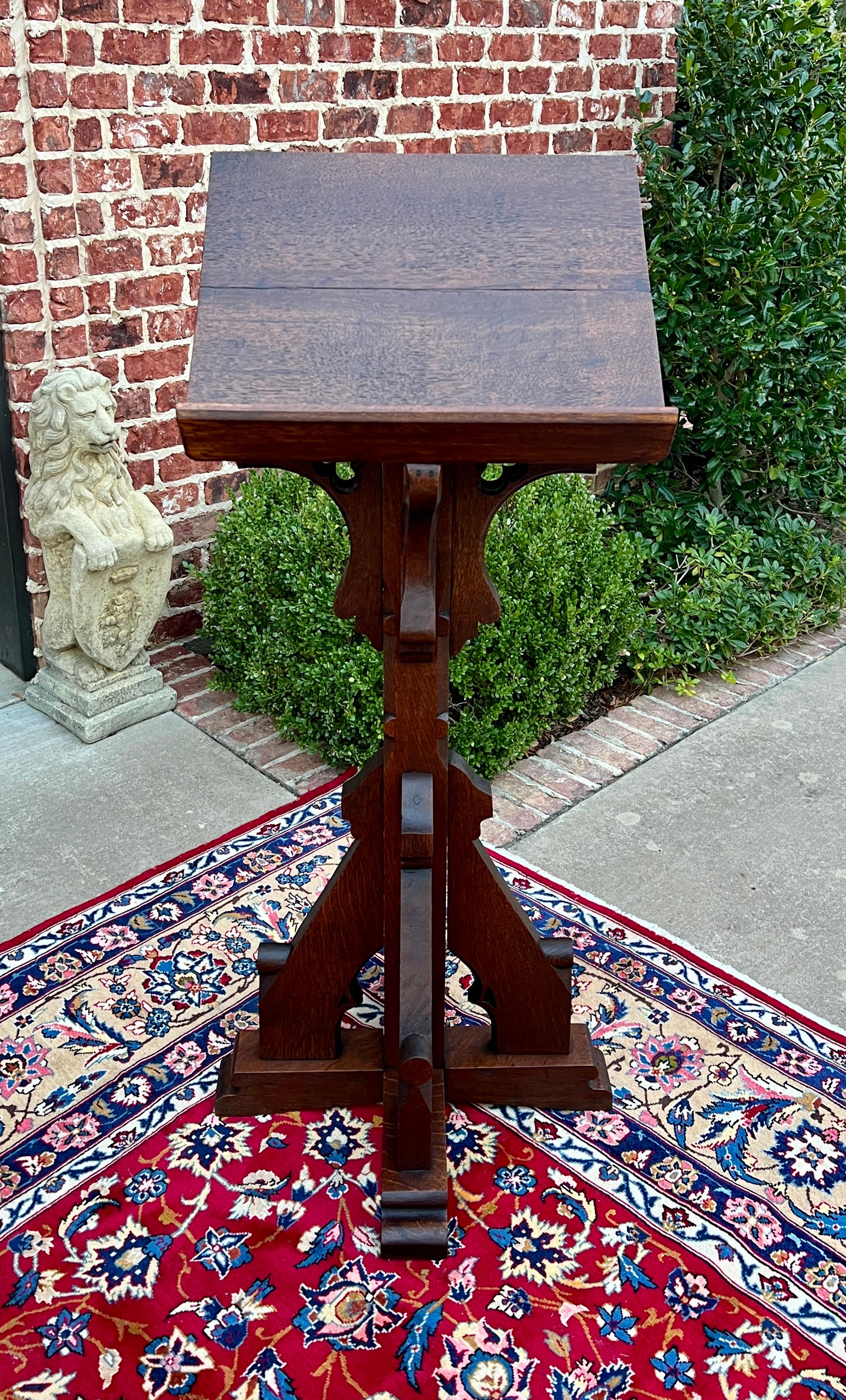 Antique English Oak Christian Gothic Lectern Bible Stand Oak 19th C. en vente 11