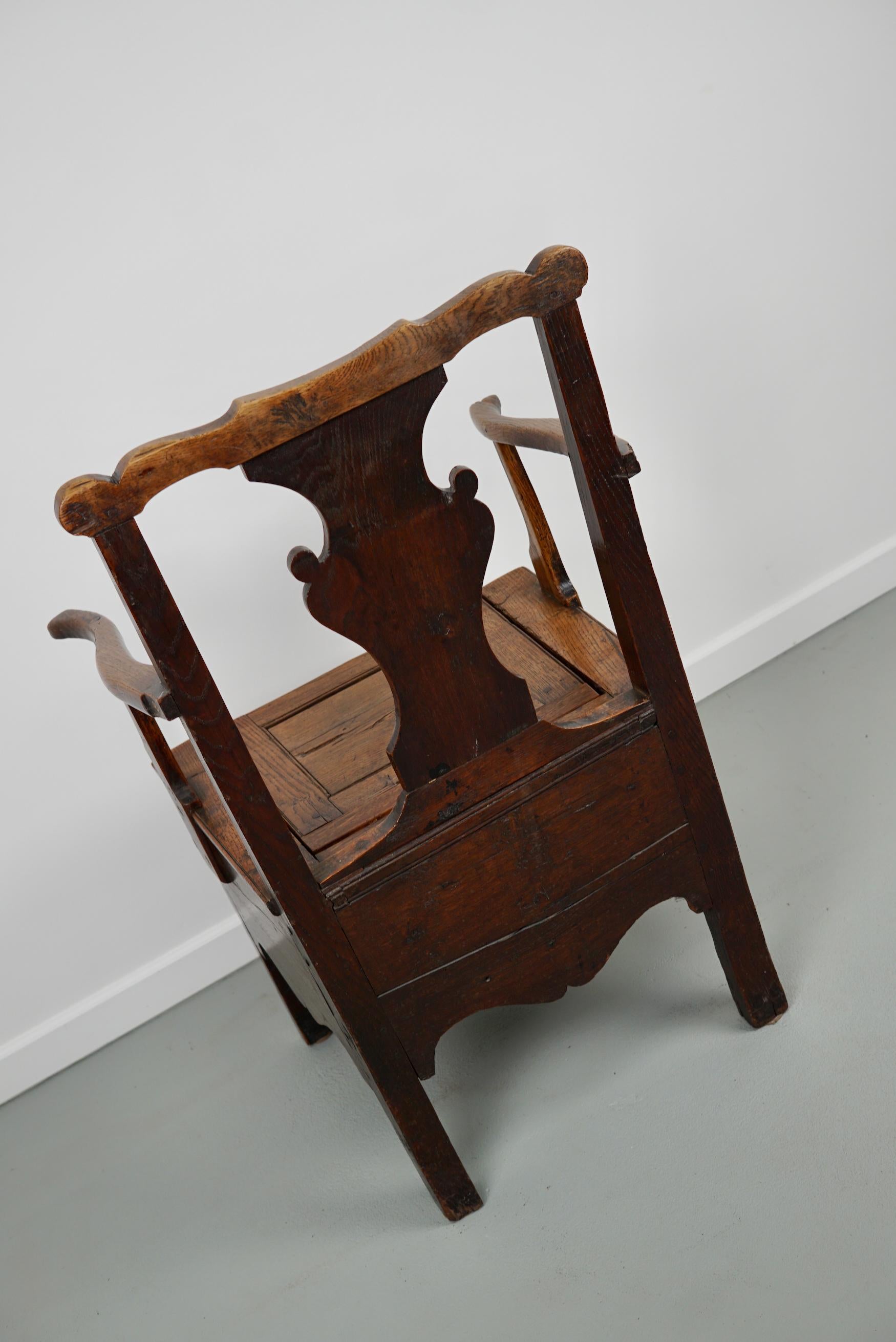 Antique English Oak Commode Chair 18th Century For Sale 2