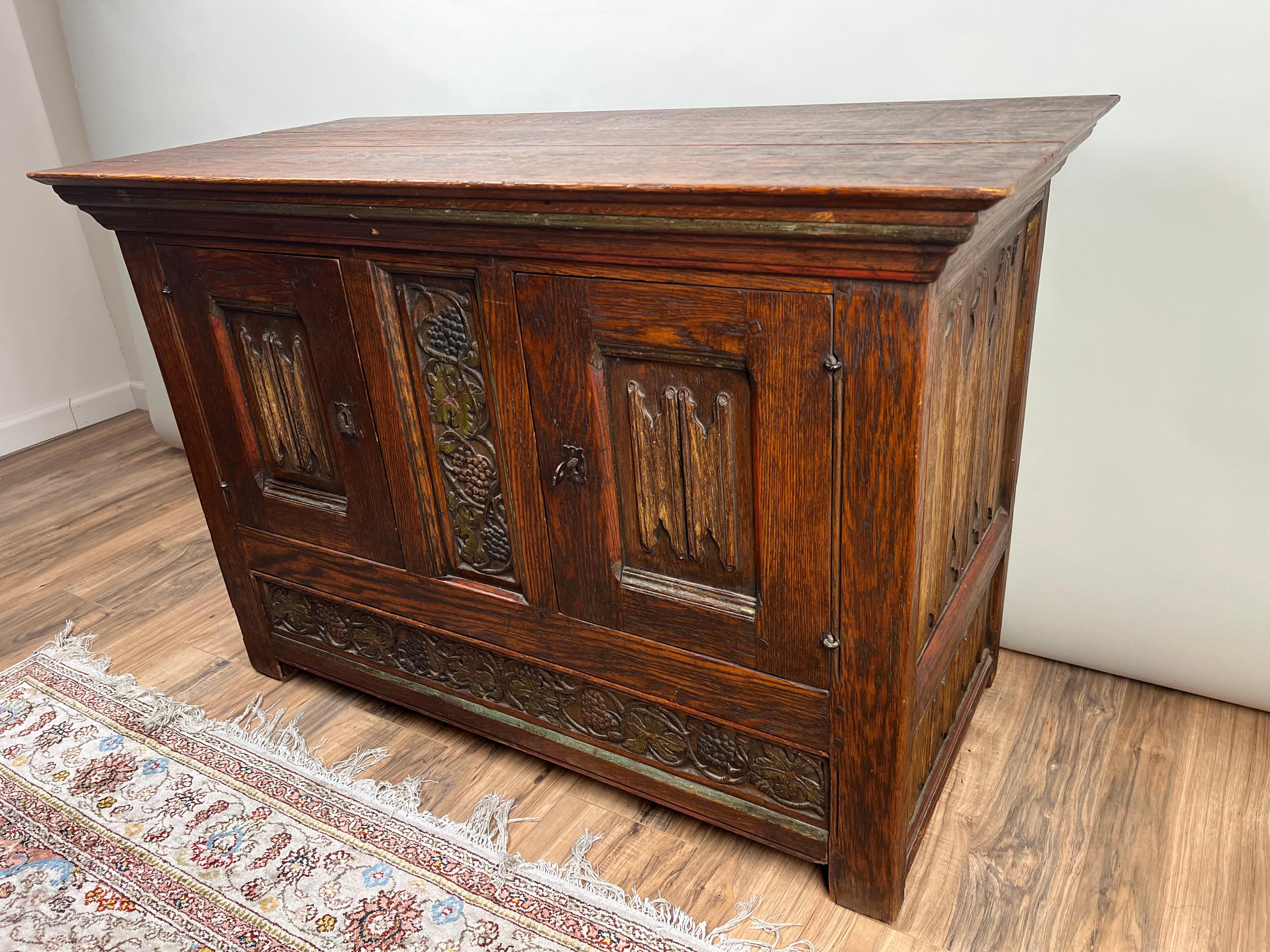 Antique English Oak Court Cabinet with Linen Fold Carved Panels In Good Condition For Sale In Westfield, MA