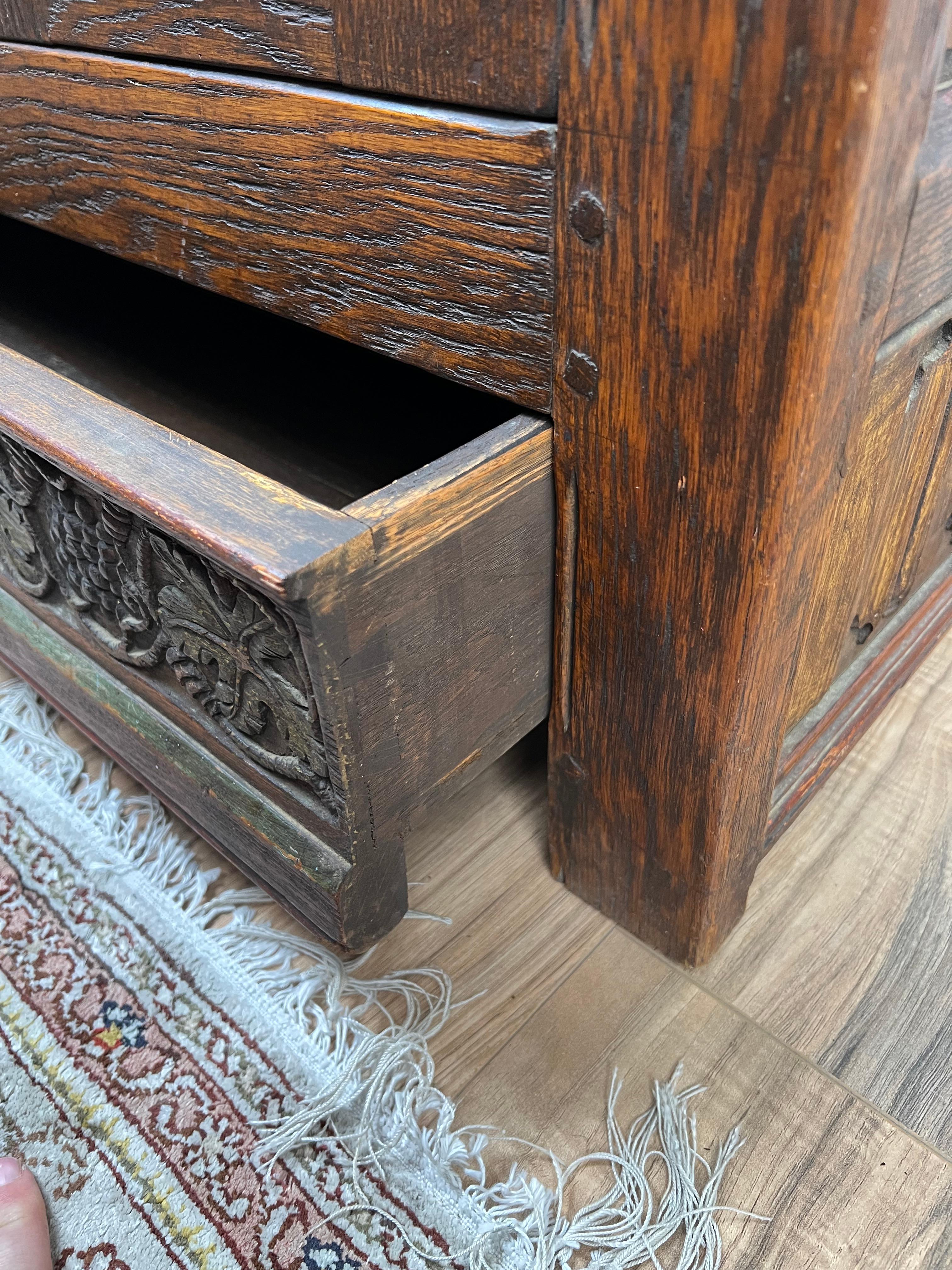 Antique English Oak Court Cabinet with Linen Fold Carved Panels For Sale 3