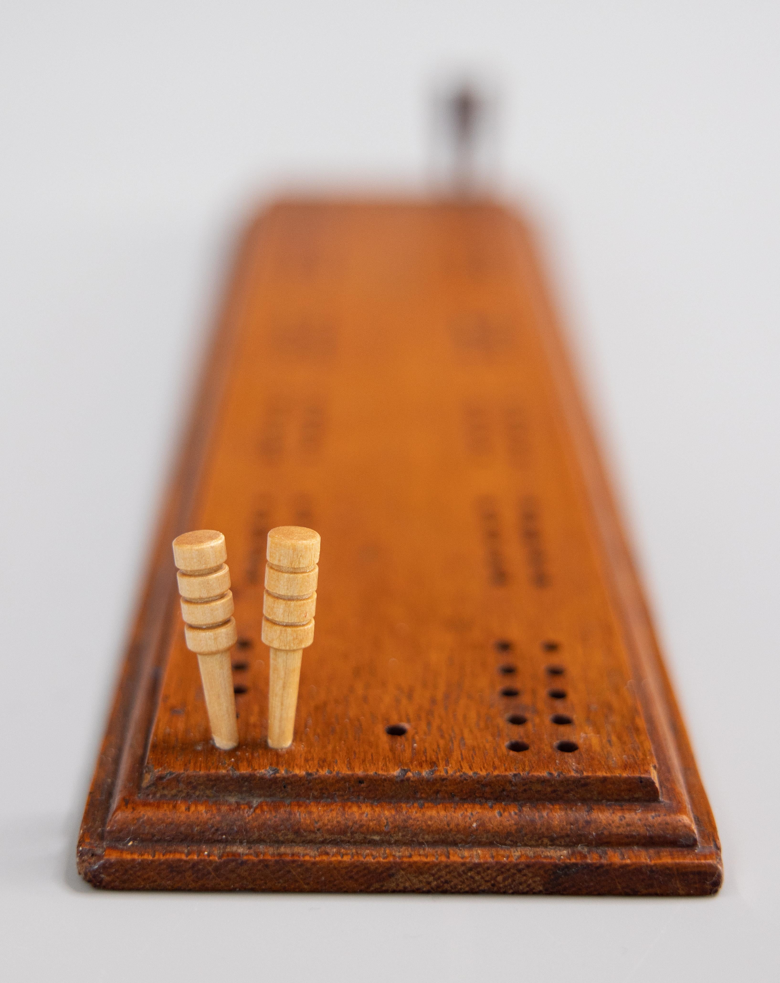 Antique English Oak Cribbage Game Board, circa 1910 In Good Condition For Sale In Pearland, TX