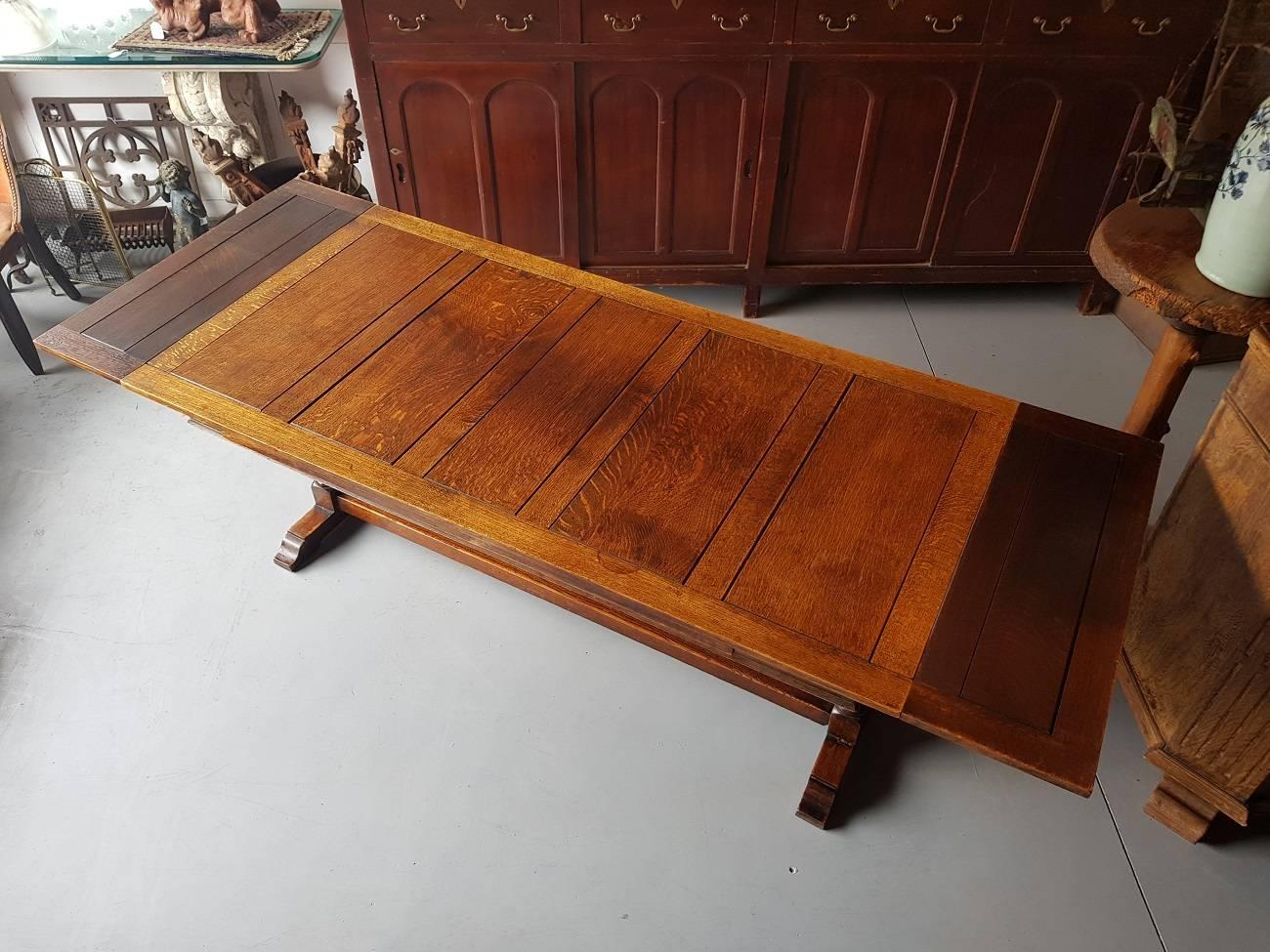 Antique English Oak Dining Table with Barley Twisted Legs, Early 1900s In Excellent Condition In Raalte, NL