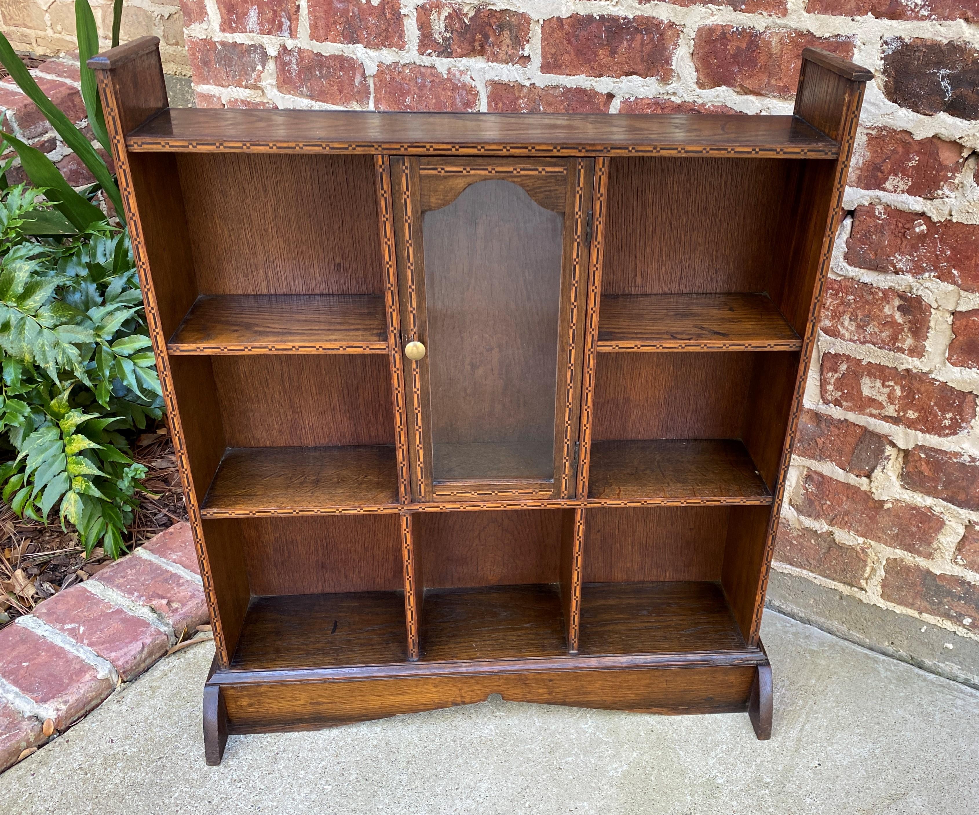 Antique English Oak Display Shelf Cabinet Bookcase Freestanding Inlaid, c. 1920 In Good Condition In Tyler, TX