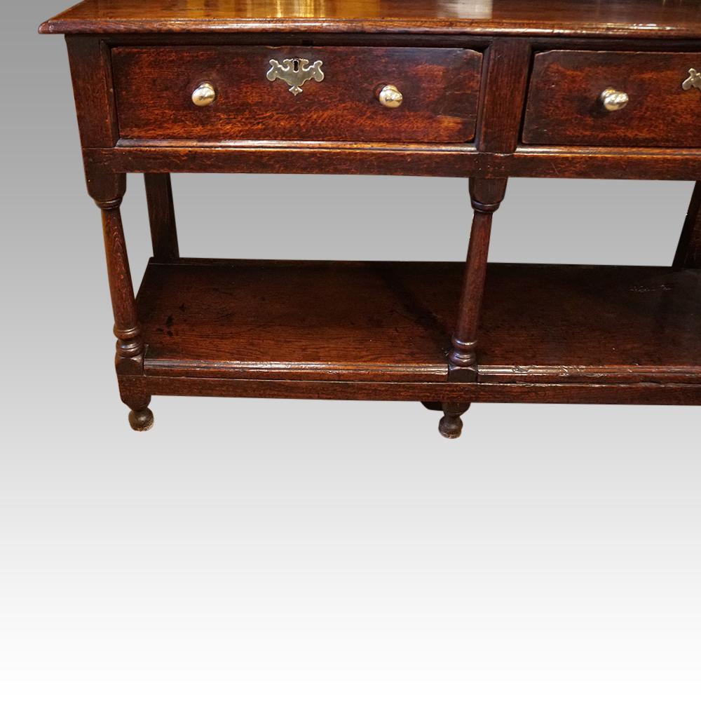 Antique English Oak Dresser Base with Pot Board, circa 1780 In Good Condition In Salisbury, GB