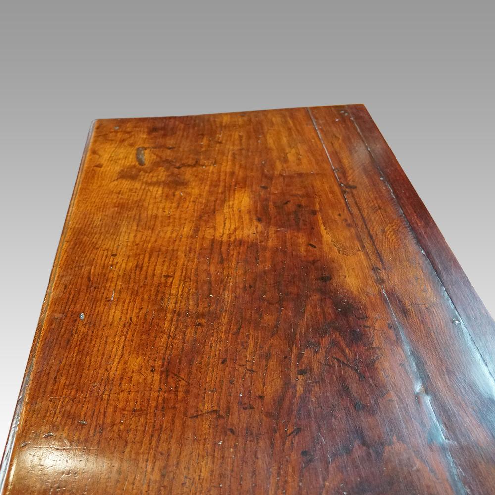 Antique English Oak Dresser Base with Pot Board, circa 1780 1
