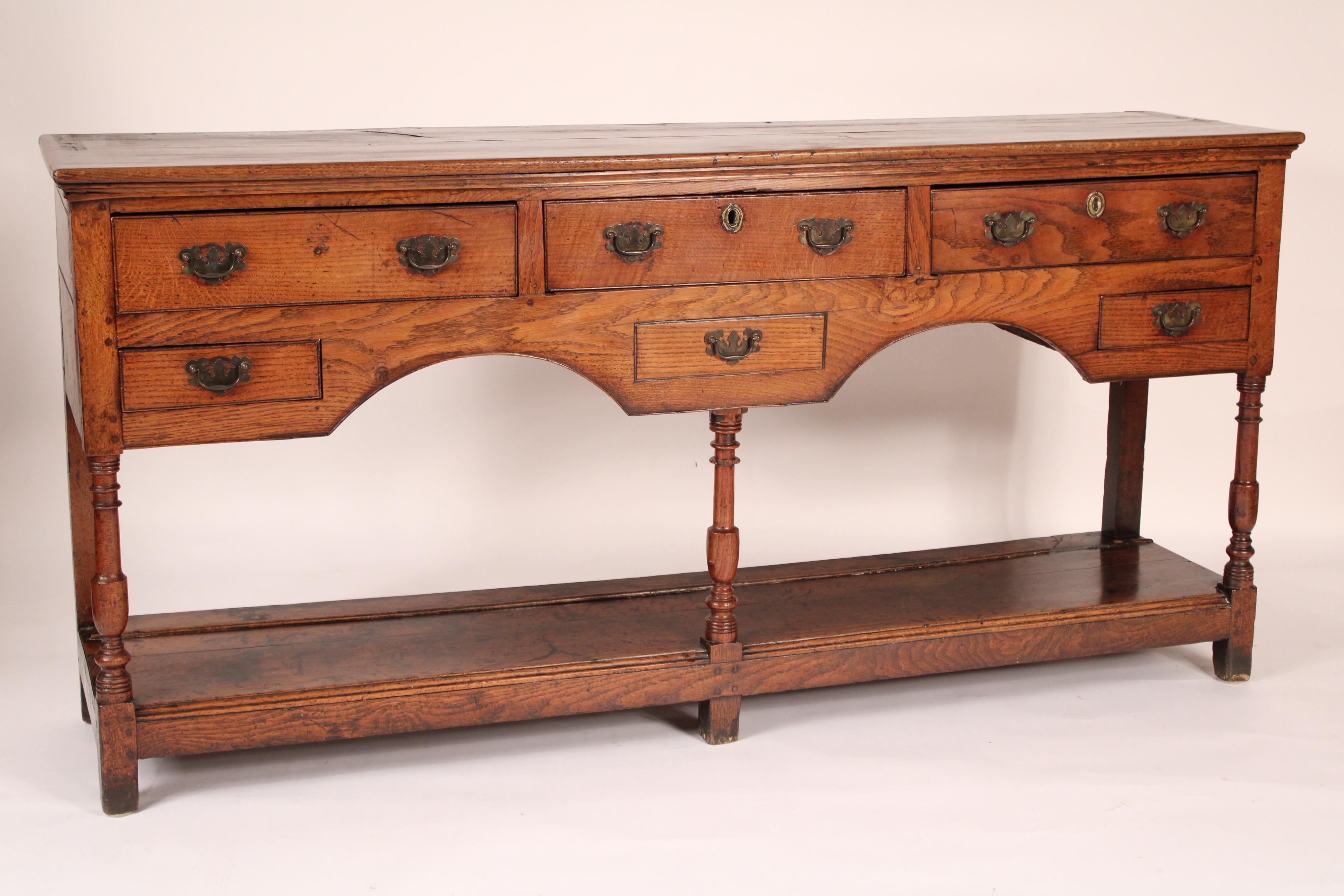 Antico comò inglese in Oak In condizioni buone in vendita a Laguna Beach, CA