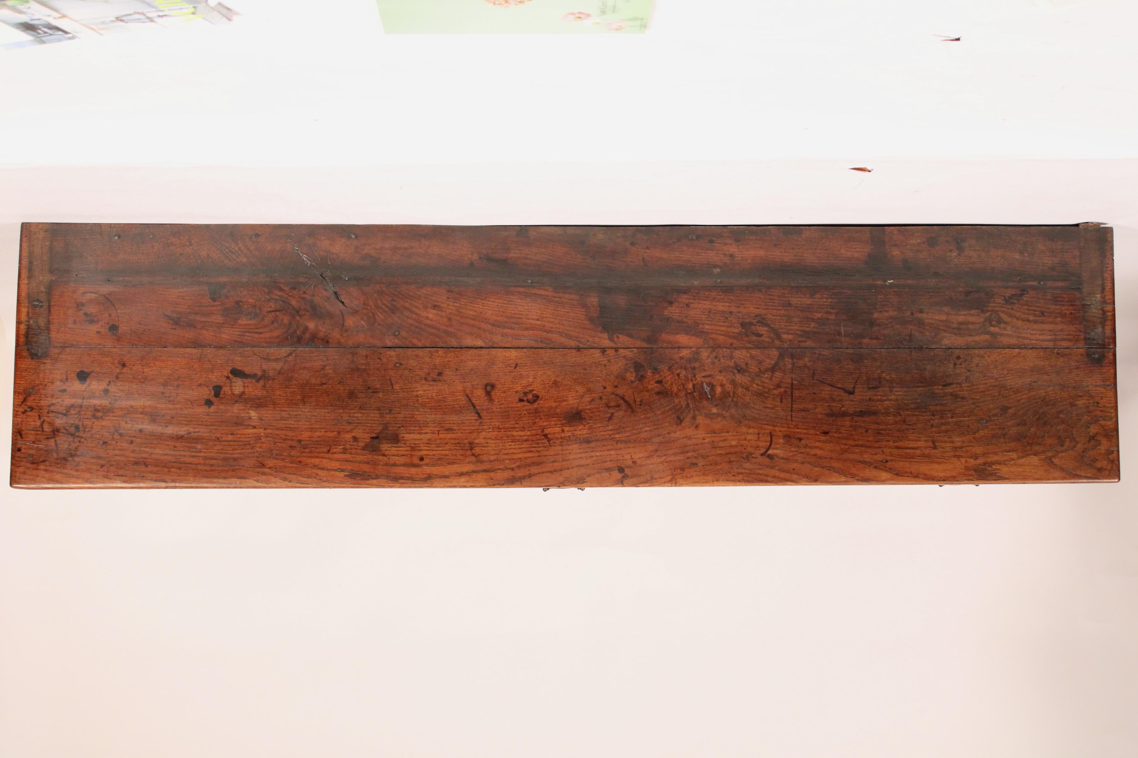 Ottone Antico comò inglese in Oak in vendita