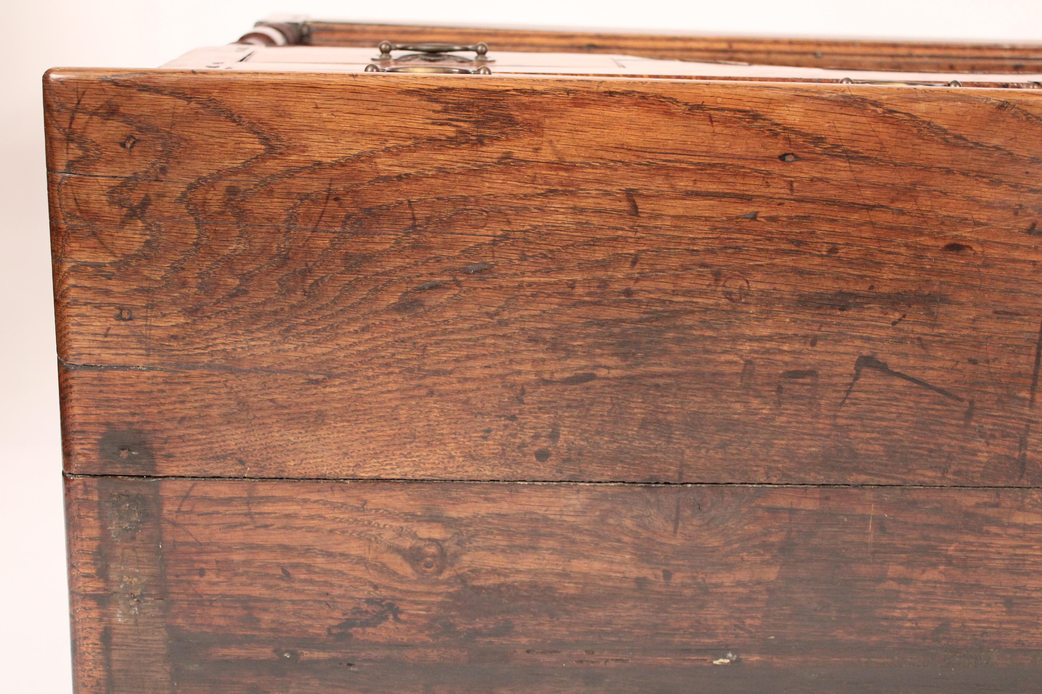 Antico comò inglese in Oak in vendita 1