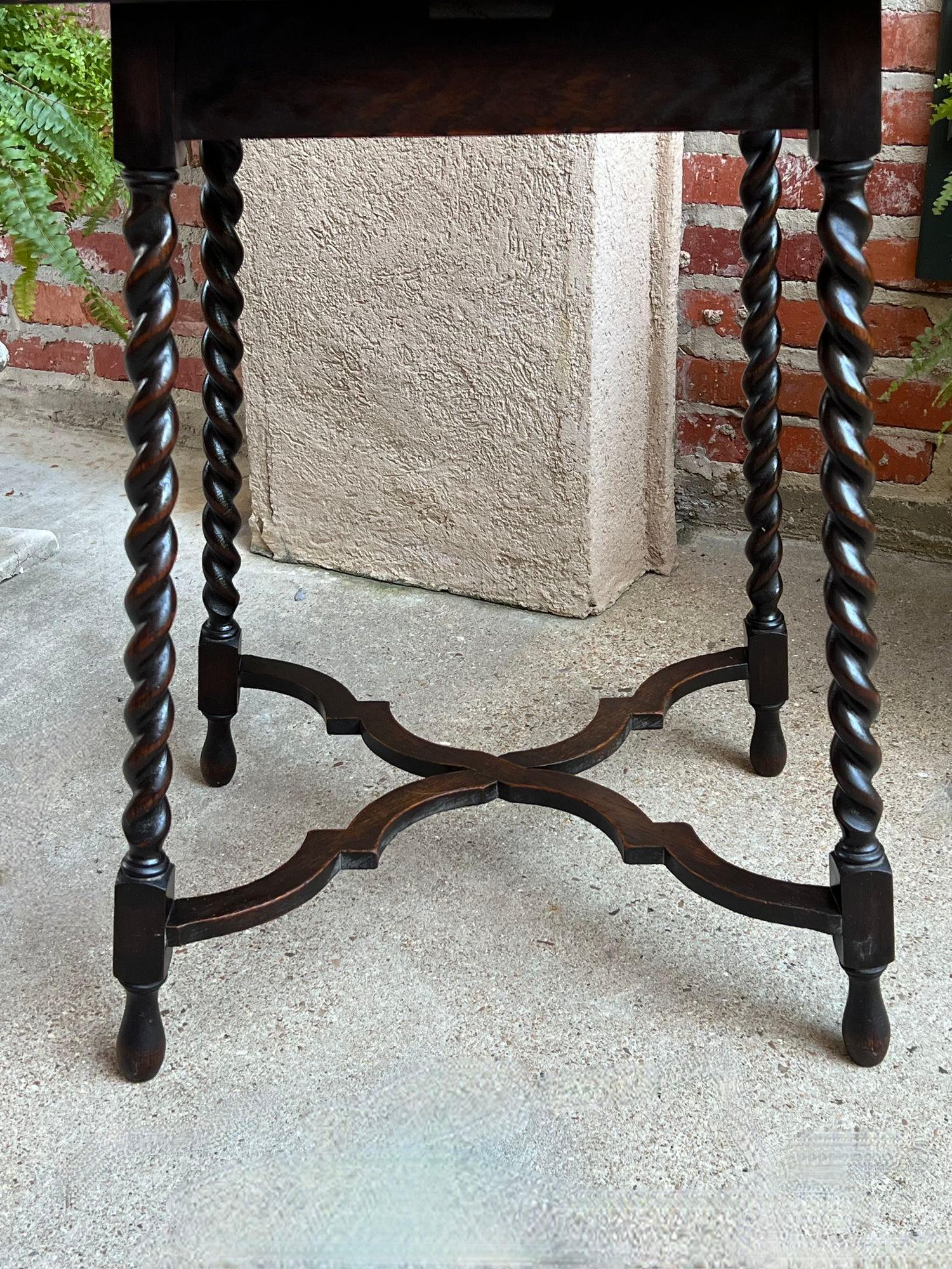 Antique English Oak End Side Table Barley Twist Scalloped Pie Crust Edge For Sale 9