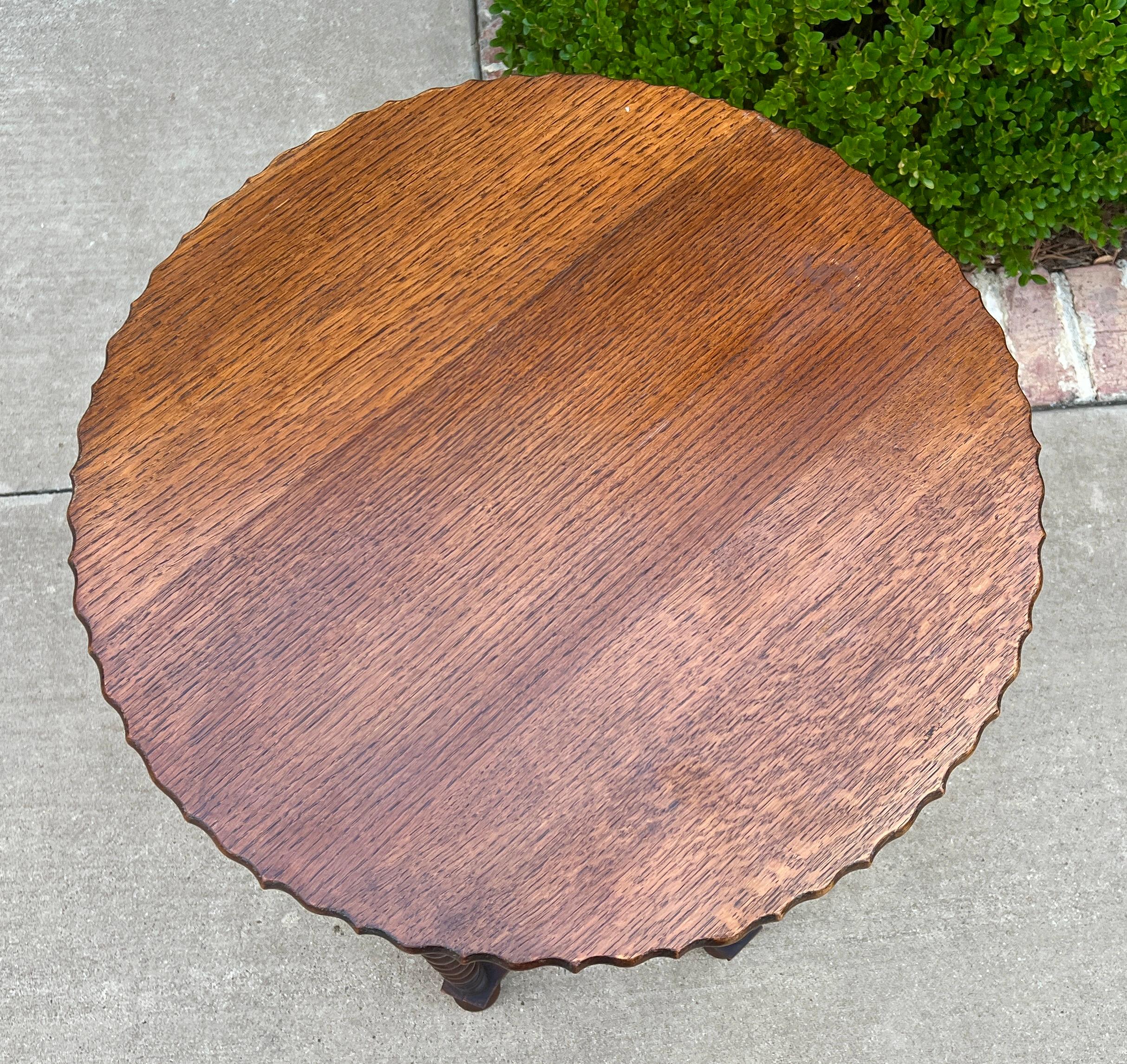 Early 20th Century Antique English Oak End Table ROUND Barley Twist Pie Crust Edge Side Table