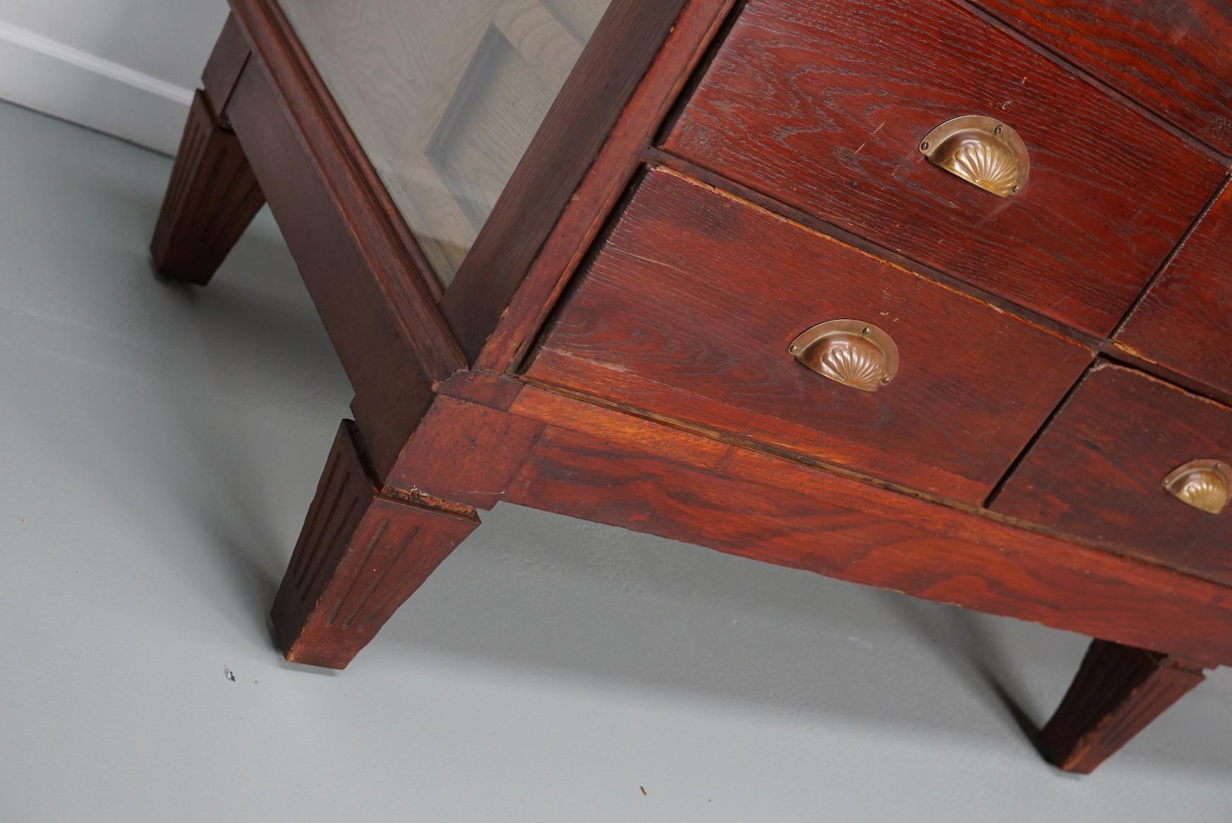 Antique English Oak & Glass Shop Counter Cabinet / Vitrine, circa 1920-1930s For Sale 15