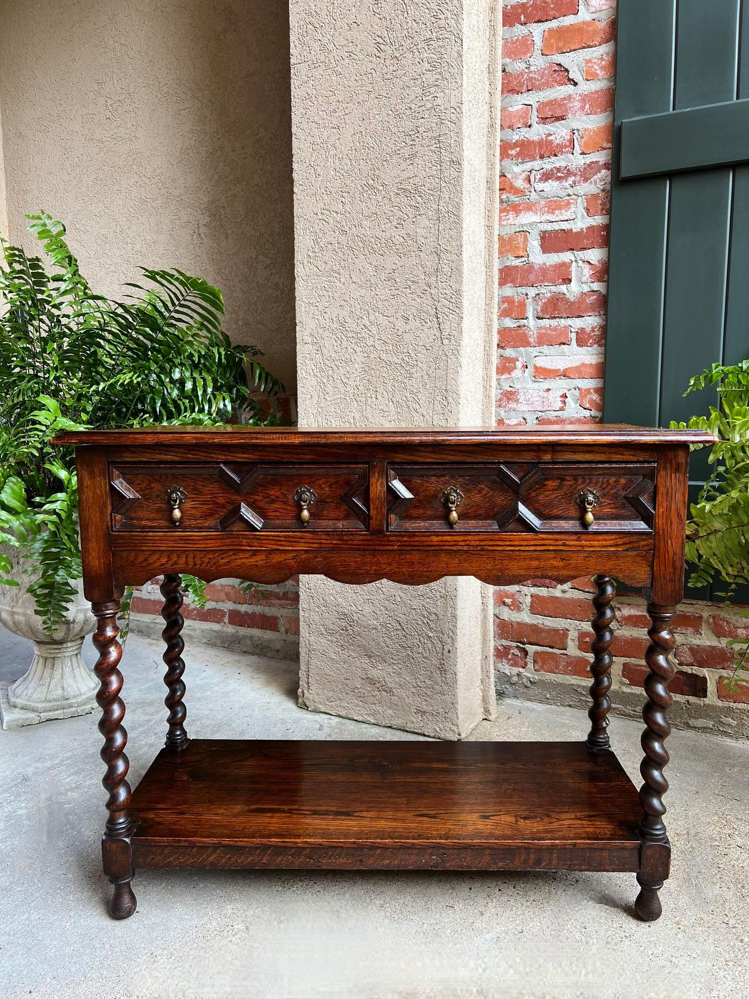 Antique English Oak Hall Sofa Table Console BARLEY TWIST Jacobean Carved Petite In Good Condition In Shreveport, LA