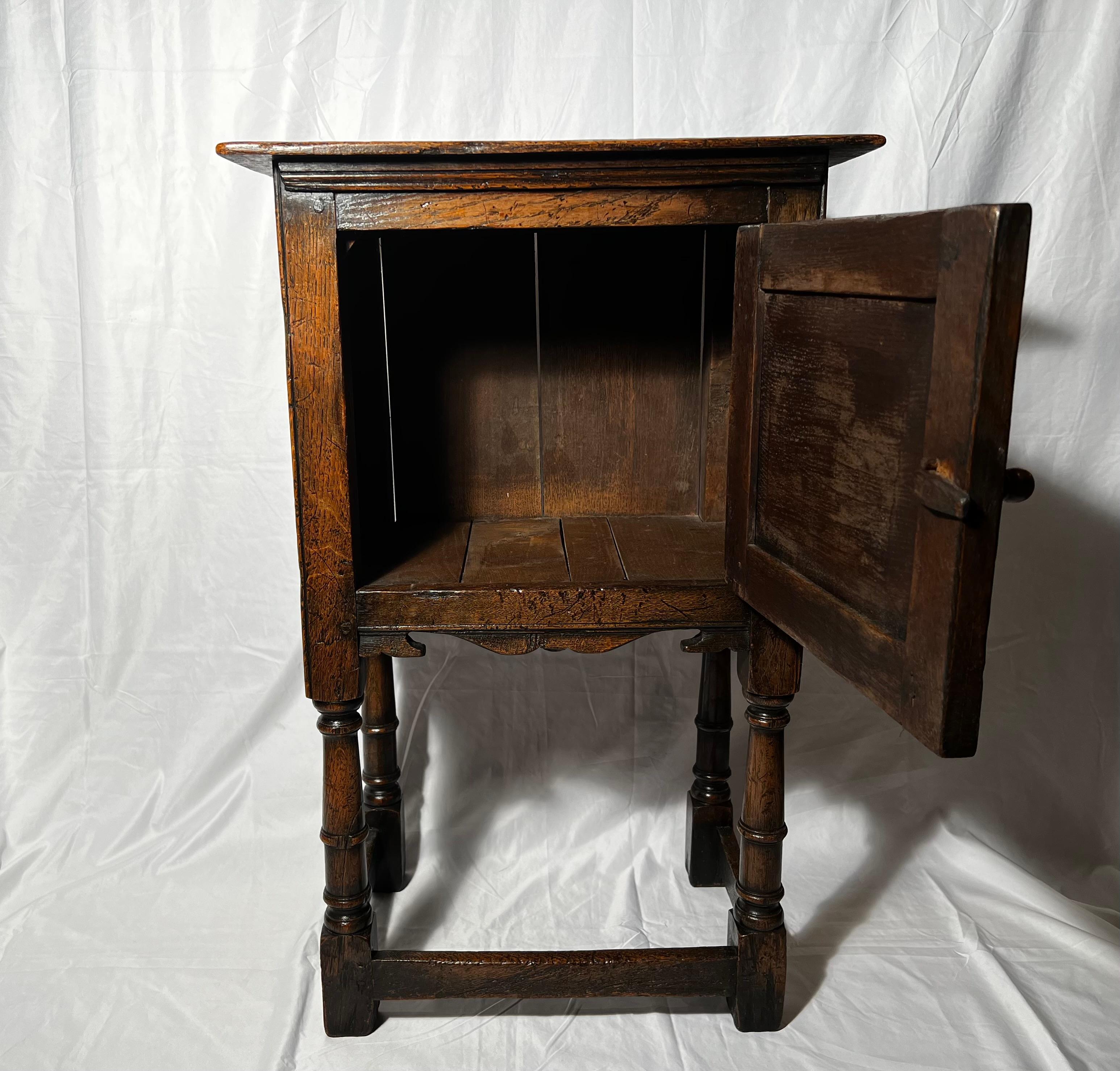 Antique English Oak Jacobean Small Cabinet In Good Condition In New Orleans, LA