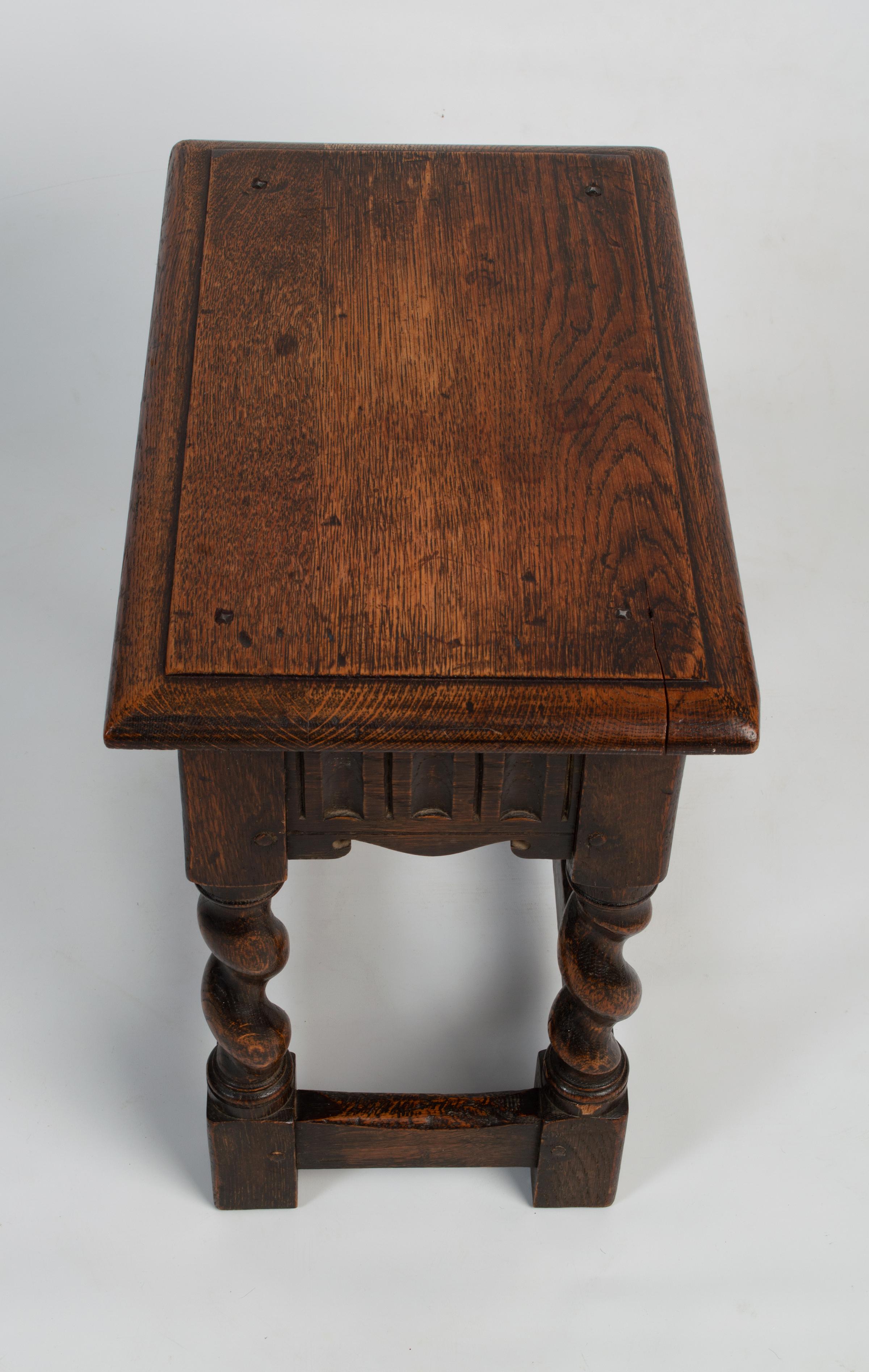 Antique English Oak James Shoolbred & Co. Joint Stool In Good Condition For Sale In London, GB