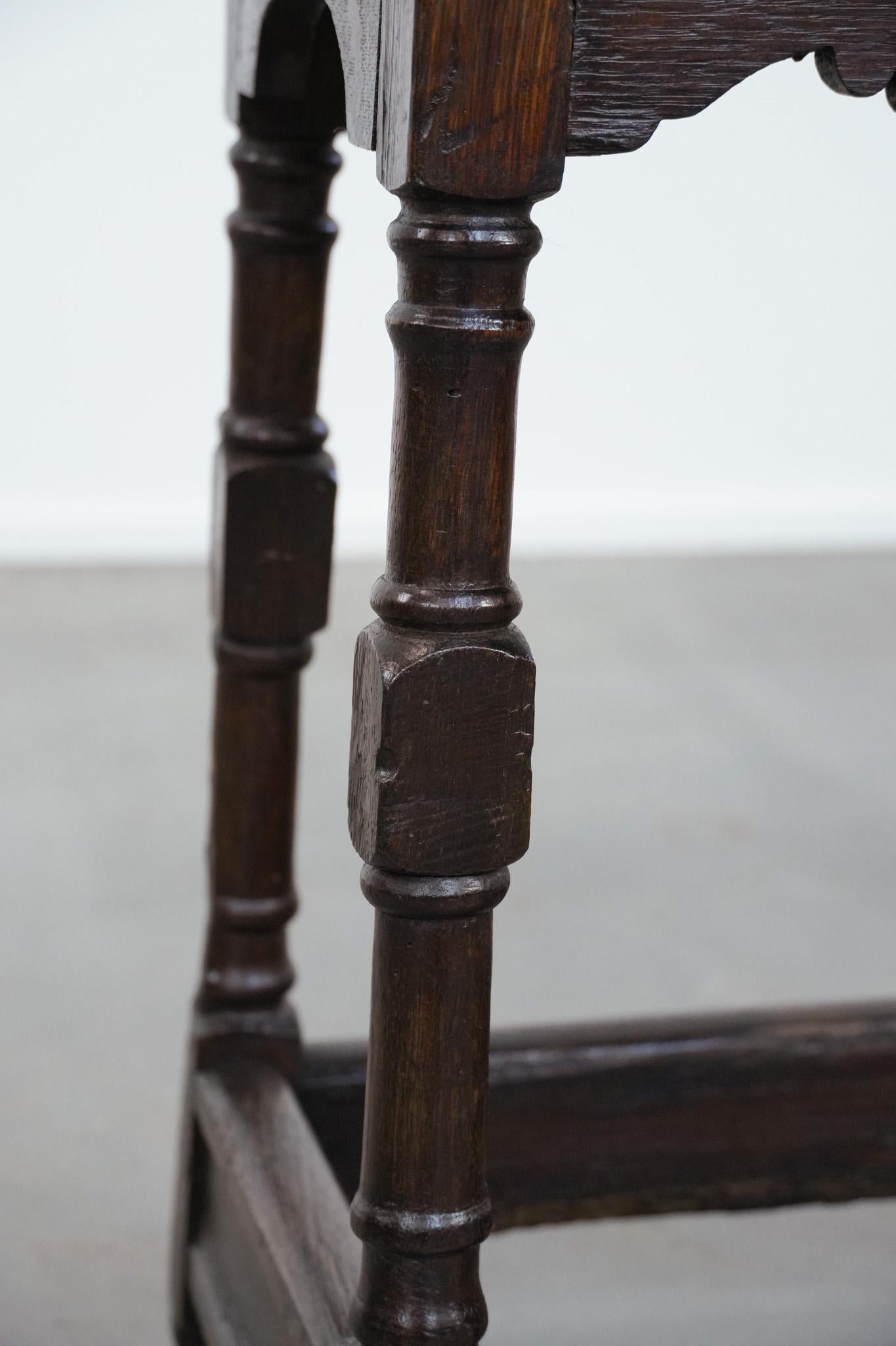 Antique English oak joint stool from the 18th century in vendita 4
