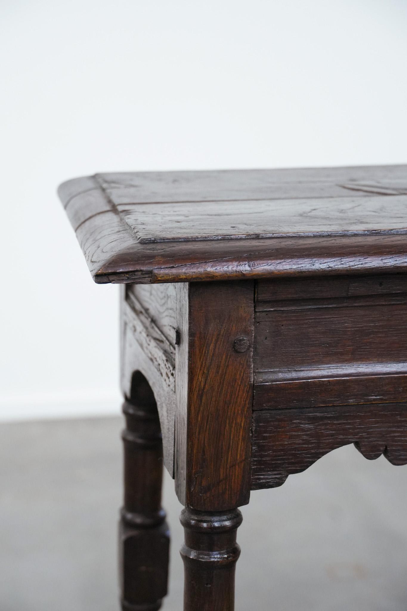 Legno Antique English oak joint stool from the 18th century in vendita