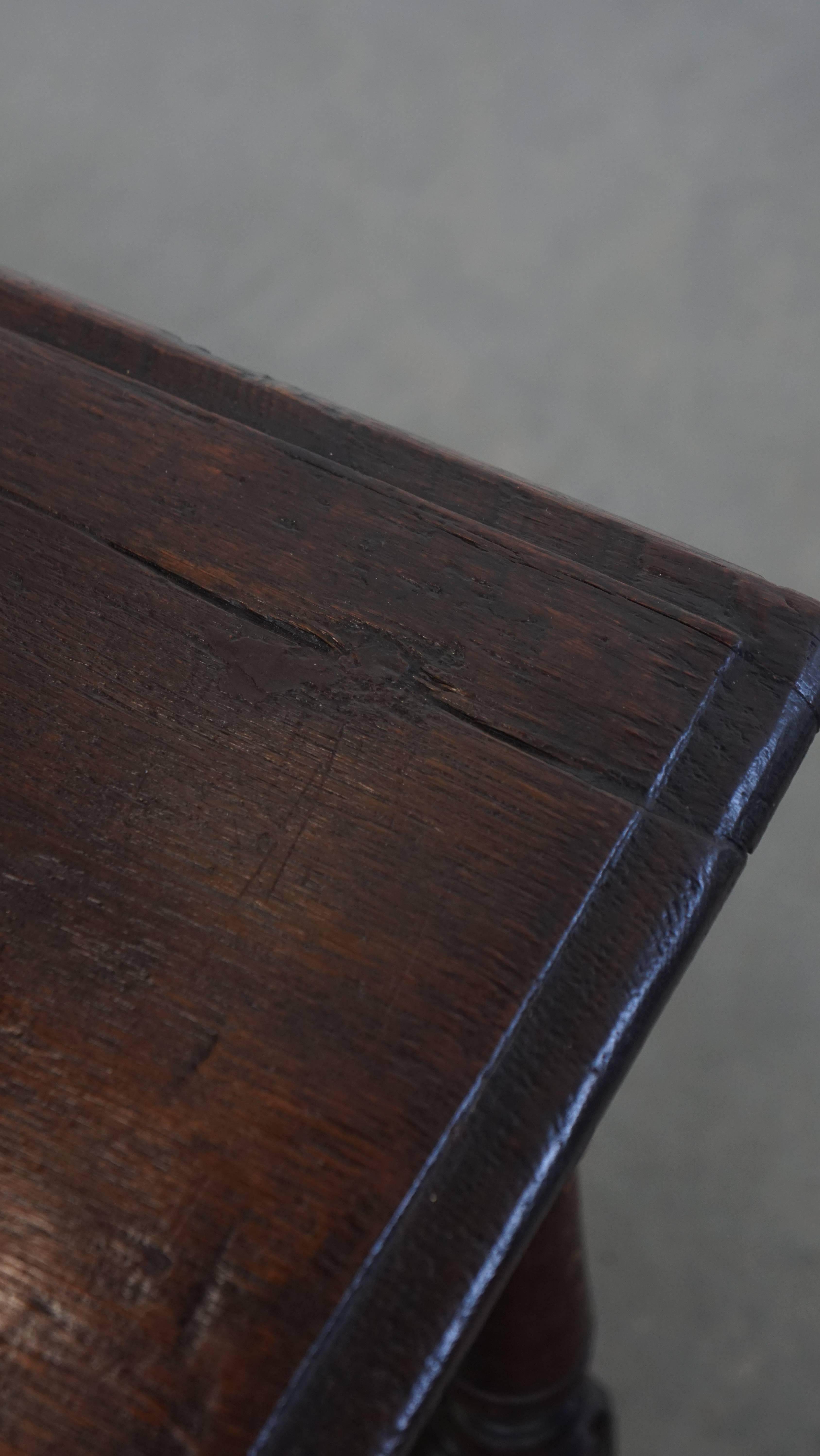 Antiker englischer Oak Joint Hocker / Hocker aus dem 17. im Angebot 1