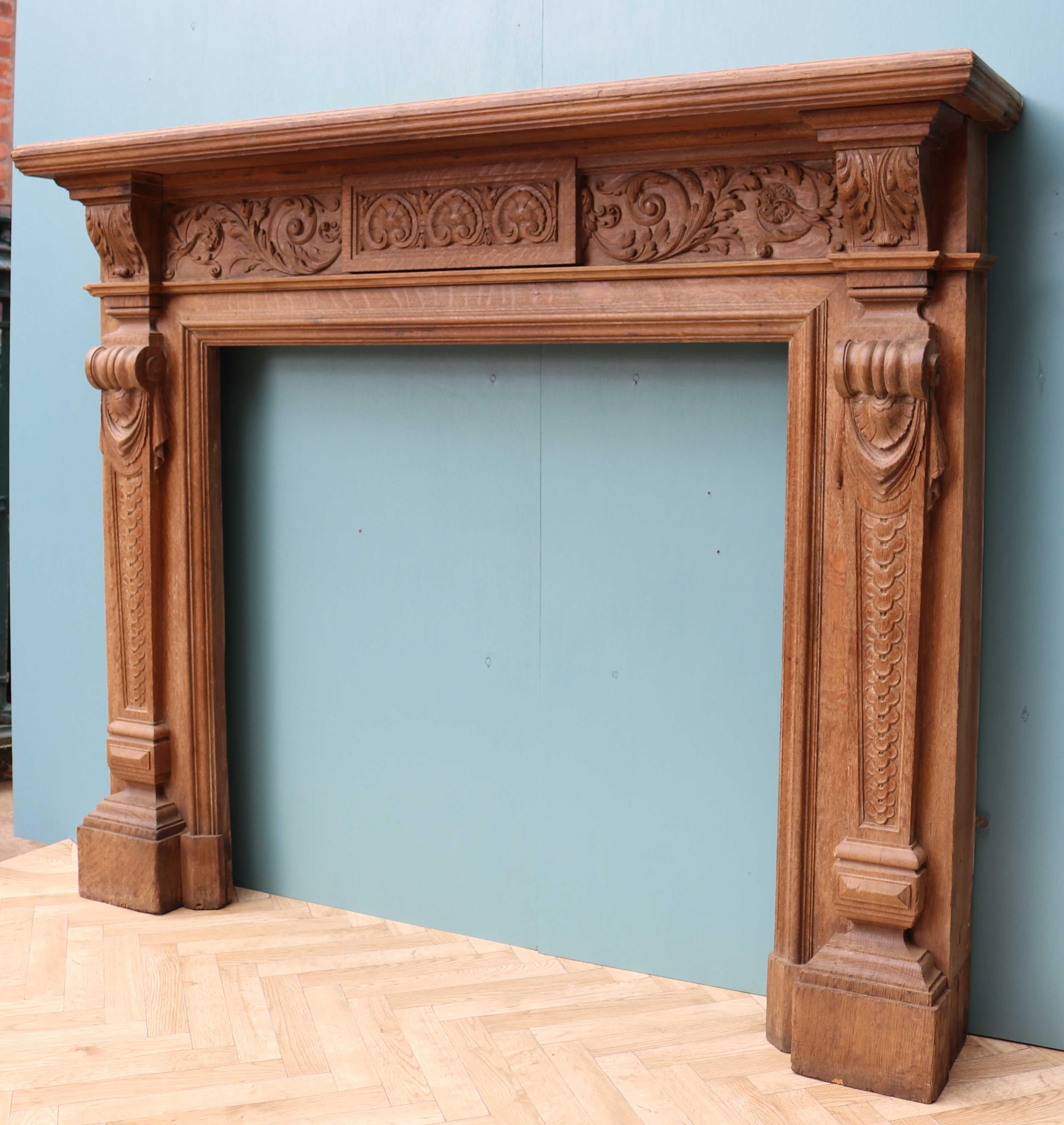 Antique English Oak Mantel In Good Condition For Sale In Wormelow, Herefordshire