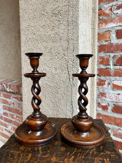 Chandeliers anciens en chêne OPEN Barley Twist Jacobean Pair c1890 11.0" Antique English Oak OPEN Barley Twist Candlesks Jacobean Pair c1890 11.0" 11.0"