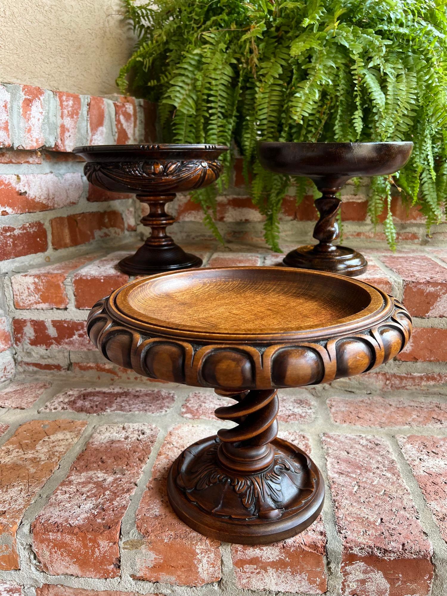 Sculpté Antique Oak Oak OPEN Barley Twist Compote Pedestal Bowl Floral Dessert Stand en vente