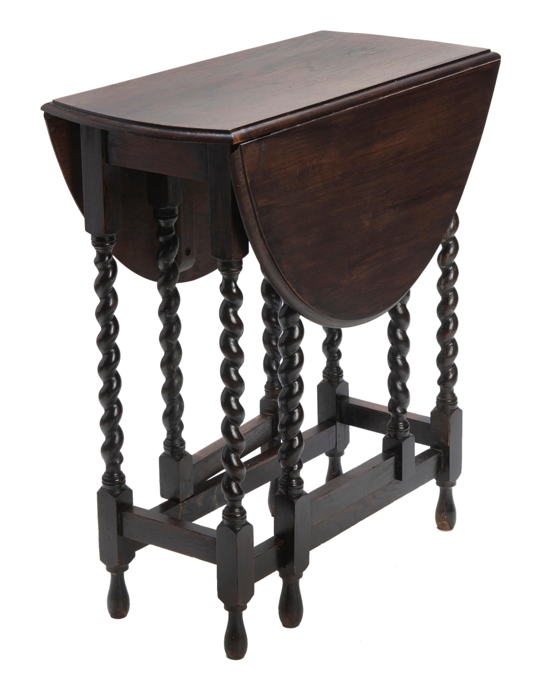 Woodwork Antique English Oak Oval Drop Leaf Table For Sale
