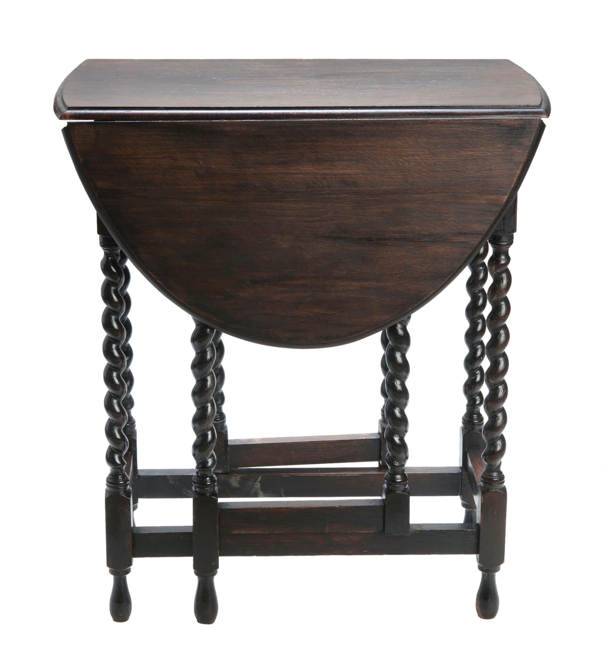 19th Century Antique English Oak Oval Drop Leaf Table For Sale