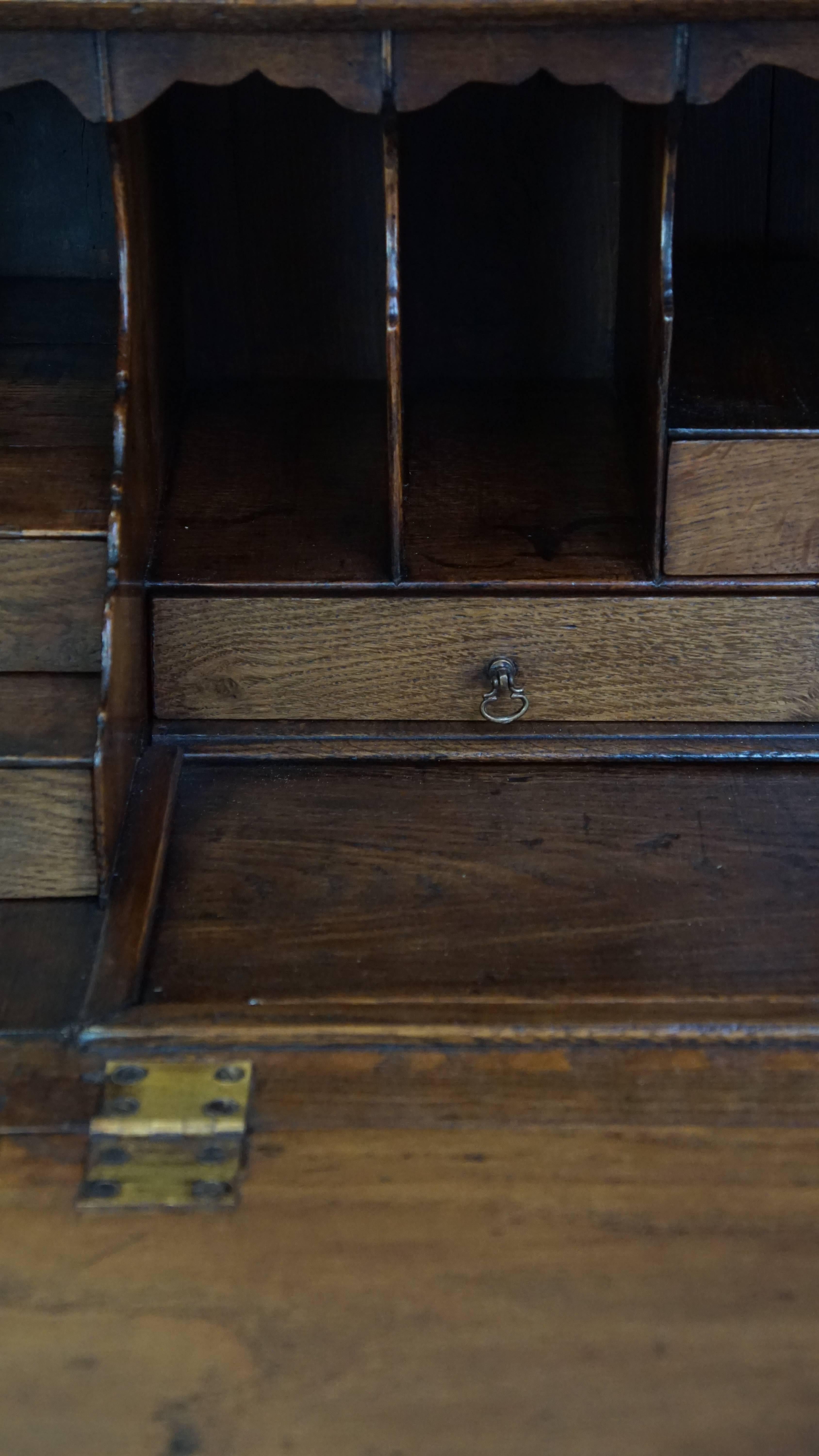 Antique English oak secretaire with stepped interior and working locks For Sale 7