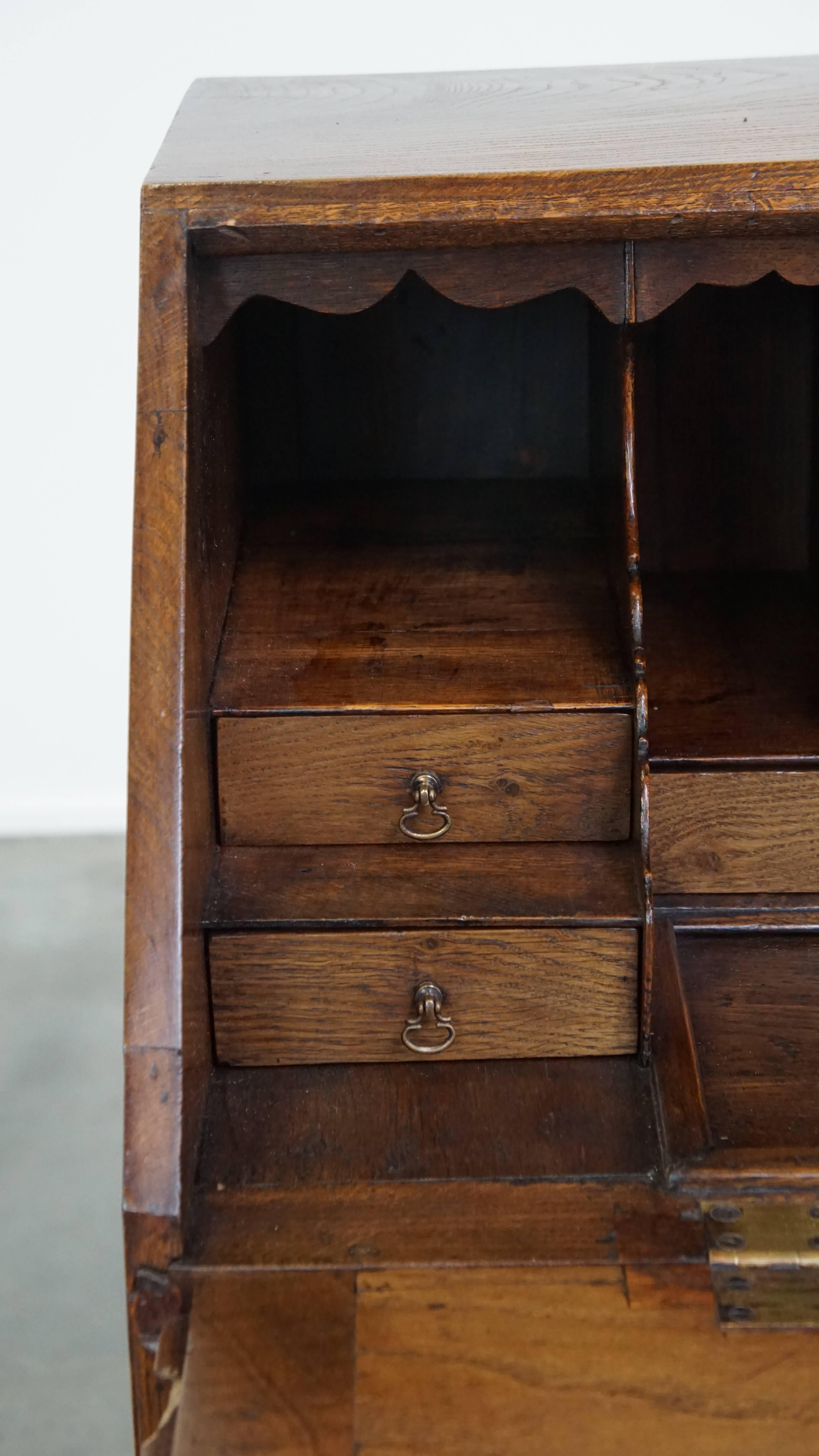 Antique English oak secretaire with stepped interior and working locks For Sale 10