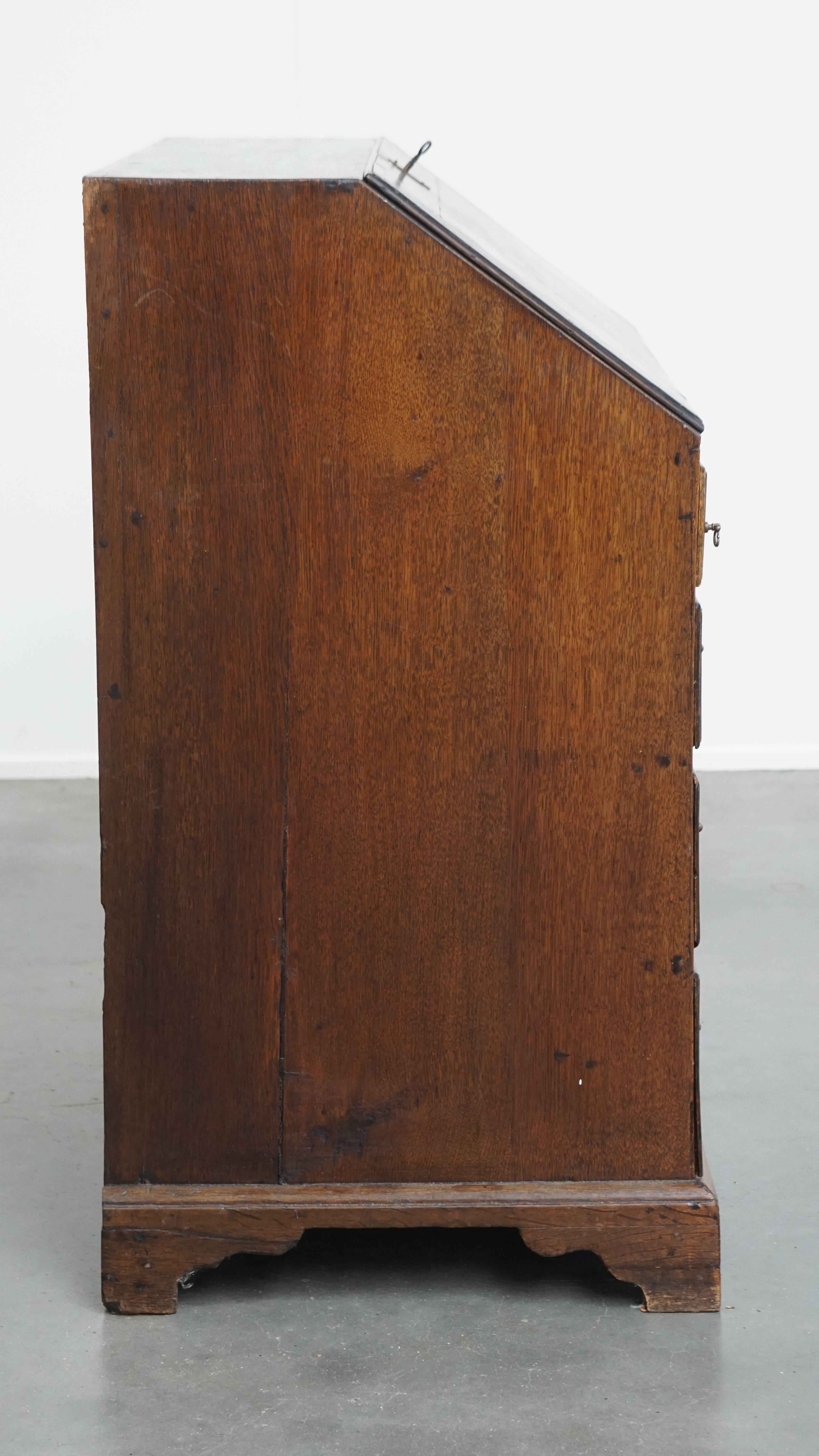 Antique English Oak Secretary / Chest of Drawers In Fair Condition For Sale In Harderwijk, NL