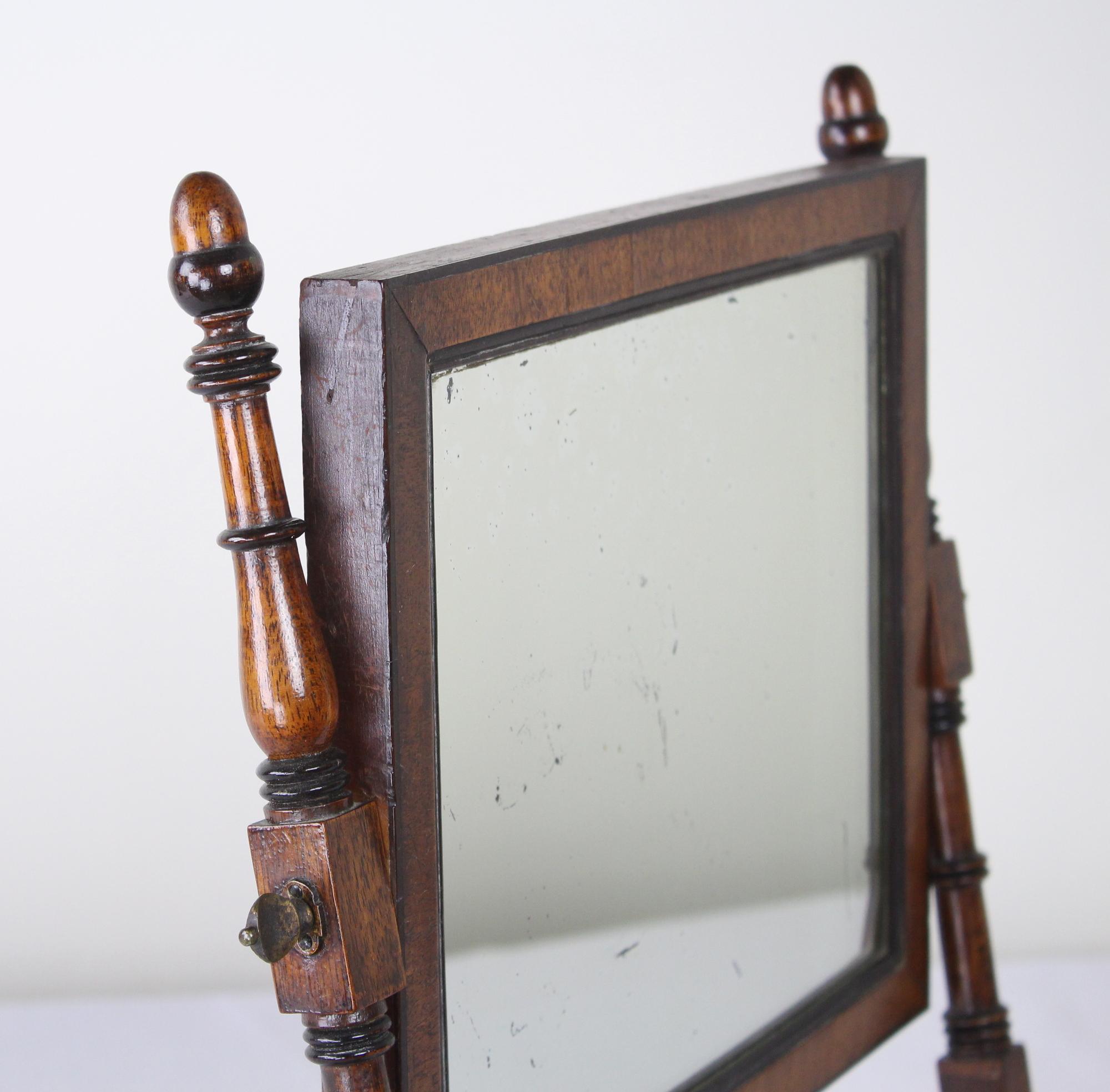 Antique English Oak Shaving Mirror In Good Condition In Port Chester, NY