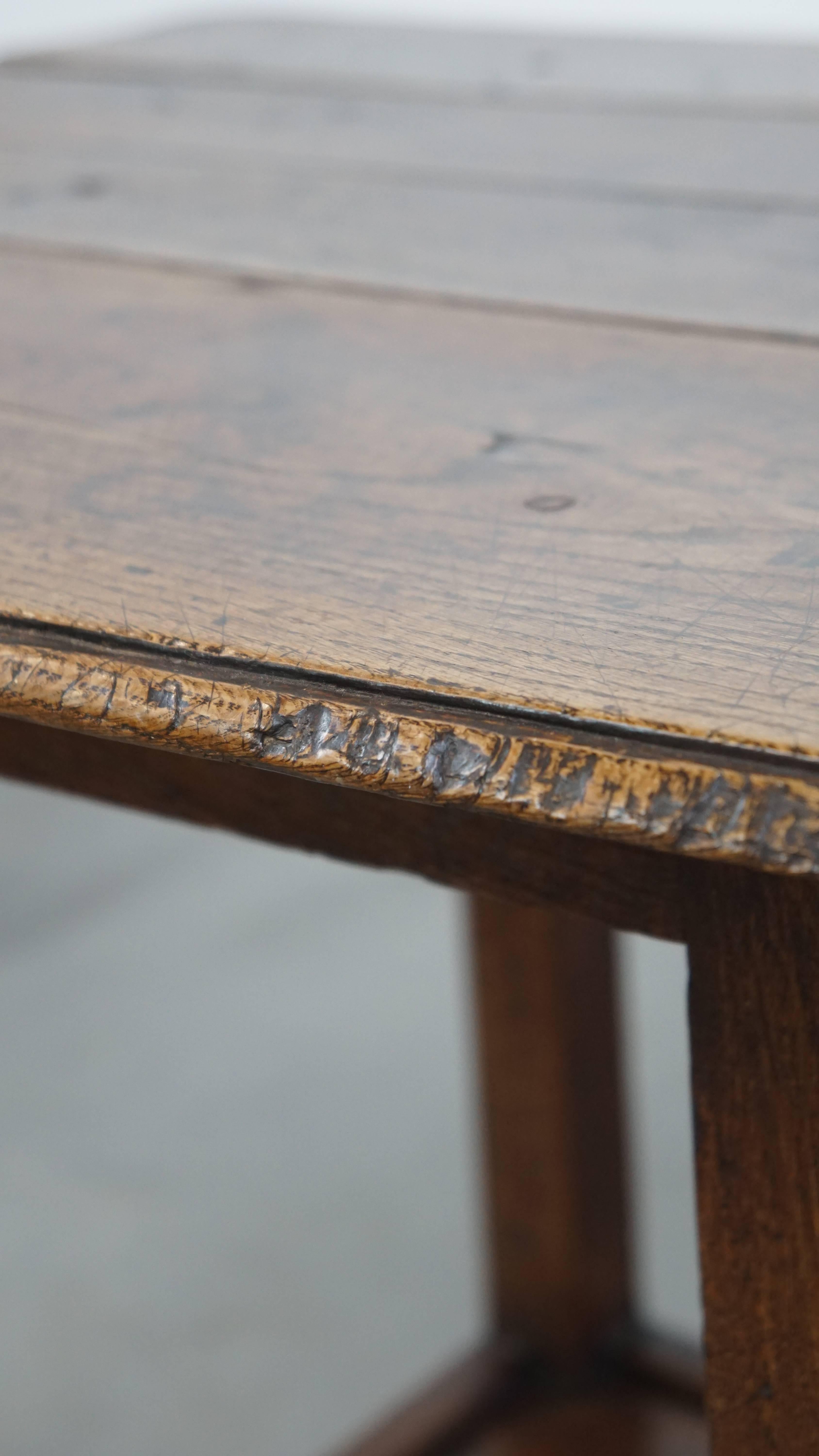 Ancienne table d'appoint en Oak Oak de la fin du 18ème siècle en vente 4