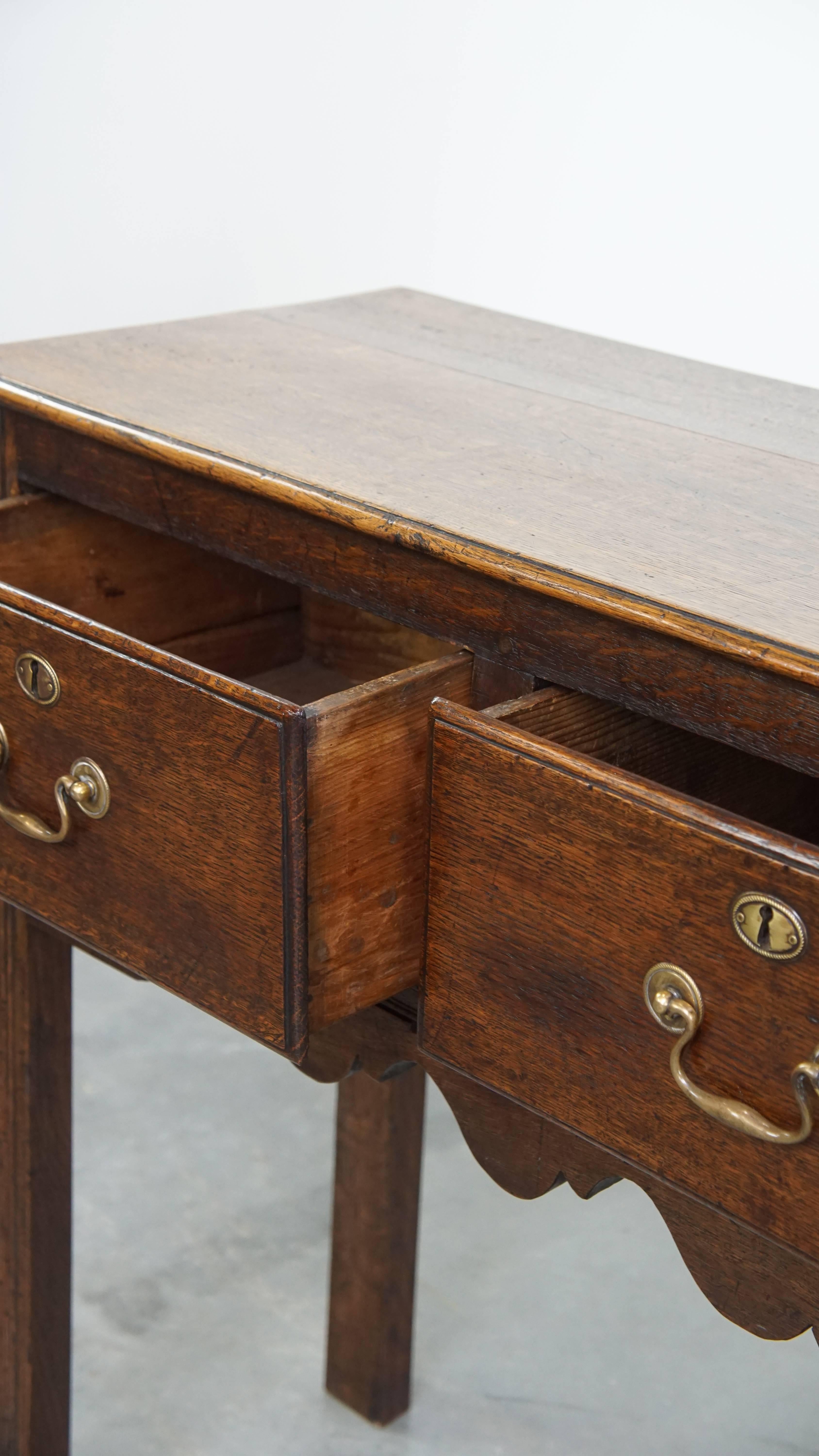 Antiker englischer Eichen-Beistelltisch / Dielentisch aus dem 19. (Holz) im Angebot