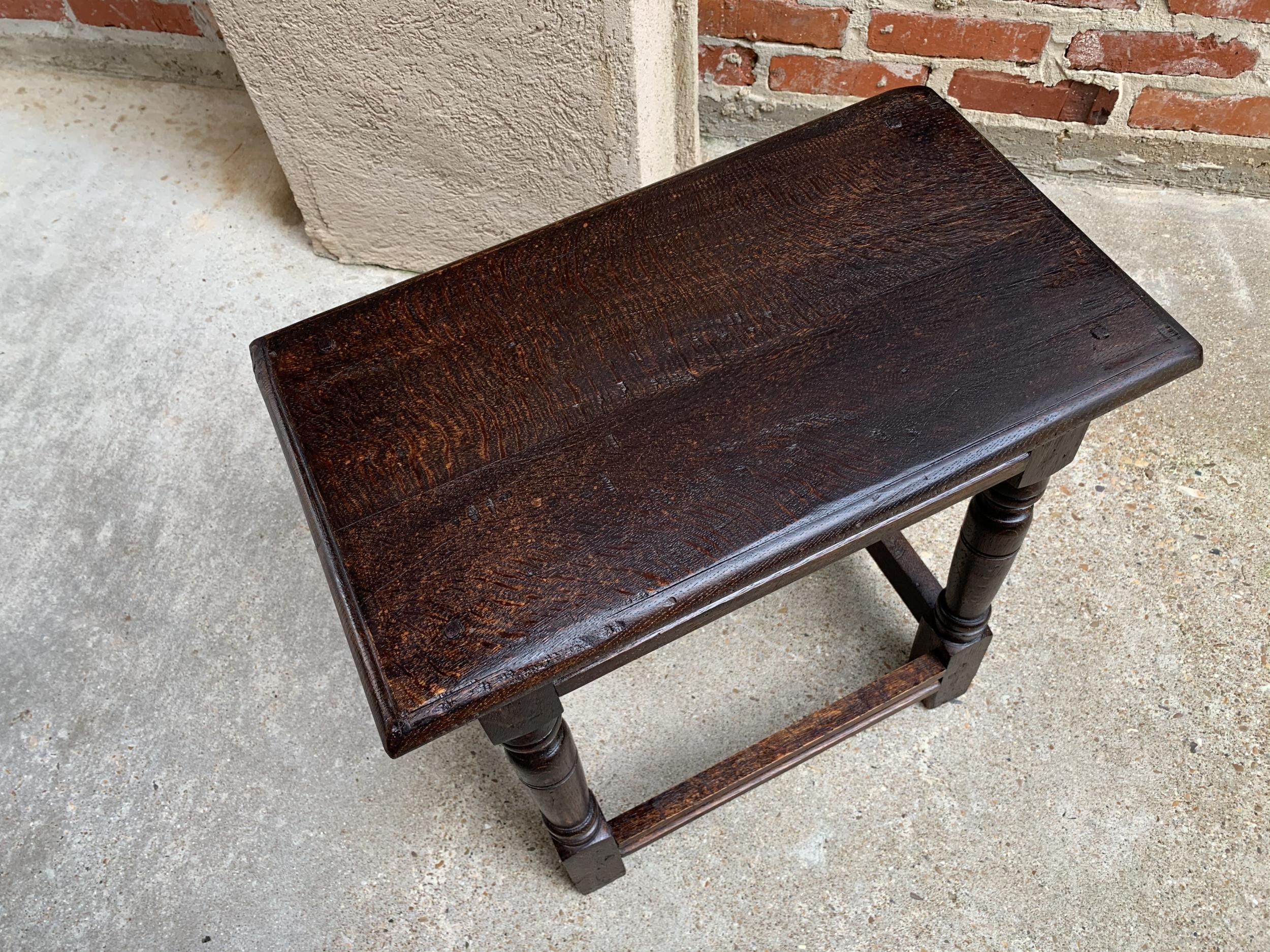 Turned Antique English Oak Stool Pegged Joint Side End Table, 20th Century