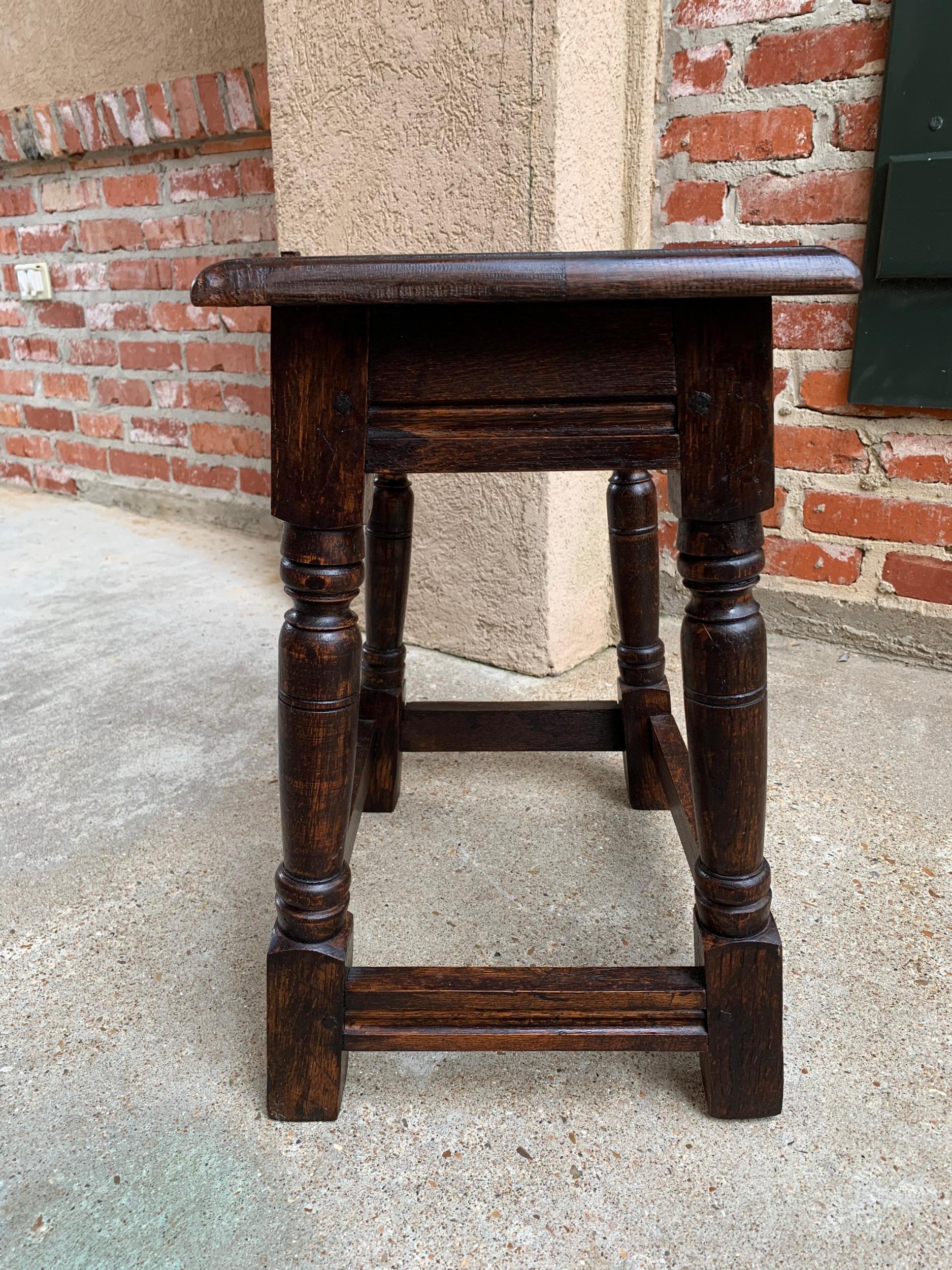 Antique English Oak Stool Pegged Joint Side End Table, 20th Century 1