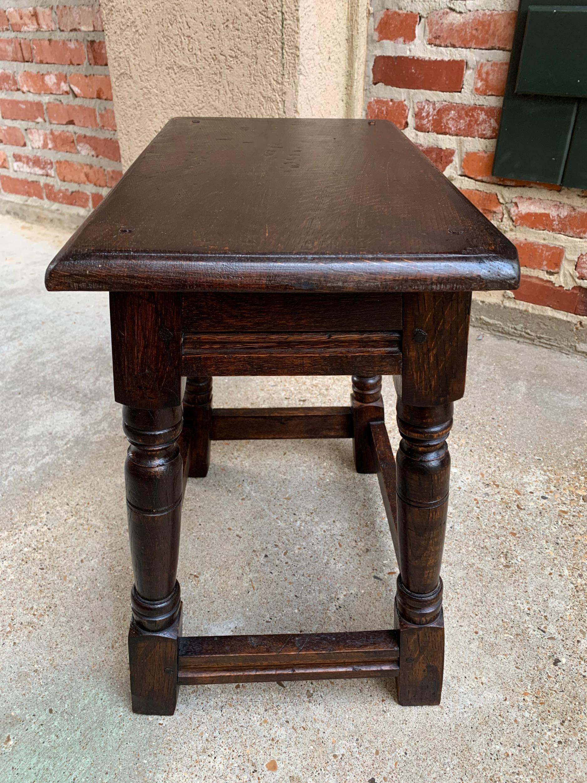 Antique English Oak Stool Pegged Joint Side End Table, 20th Century 2