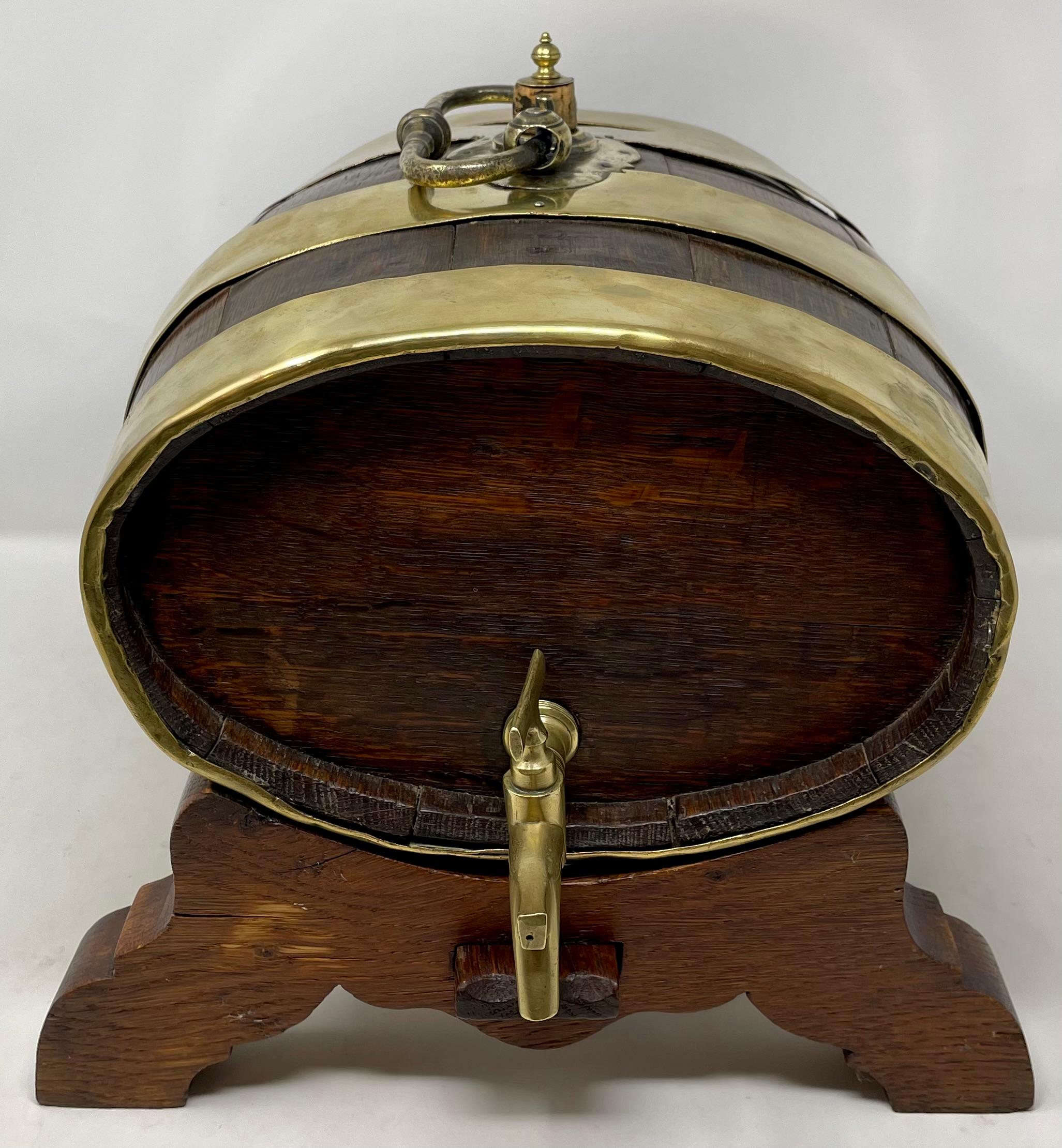 Antique English Oak Tabletop Whiskey Barrel with Brass Banding, Circa 1890. In Good Condition In New Orleans, LA