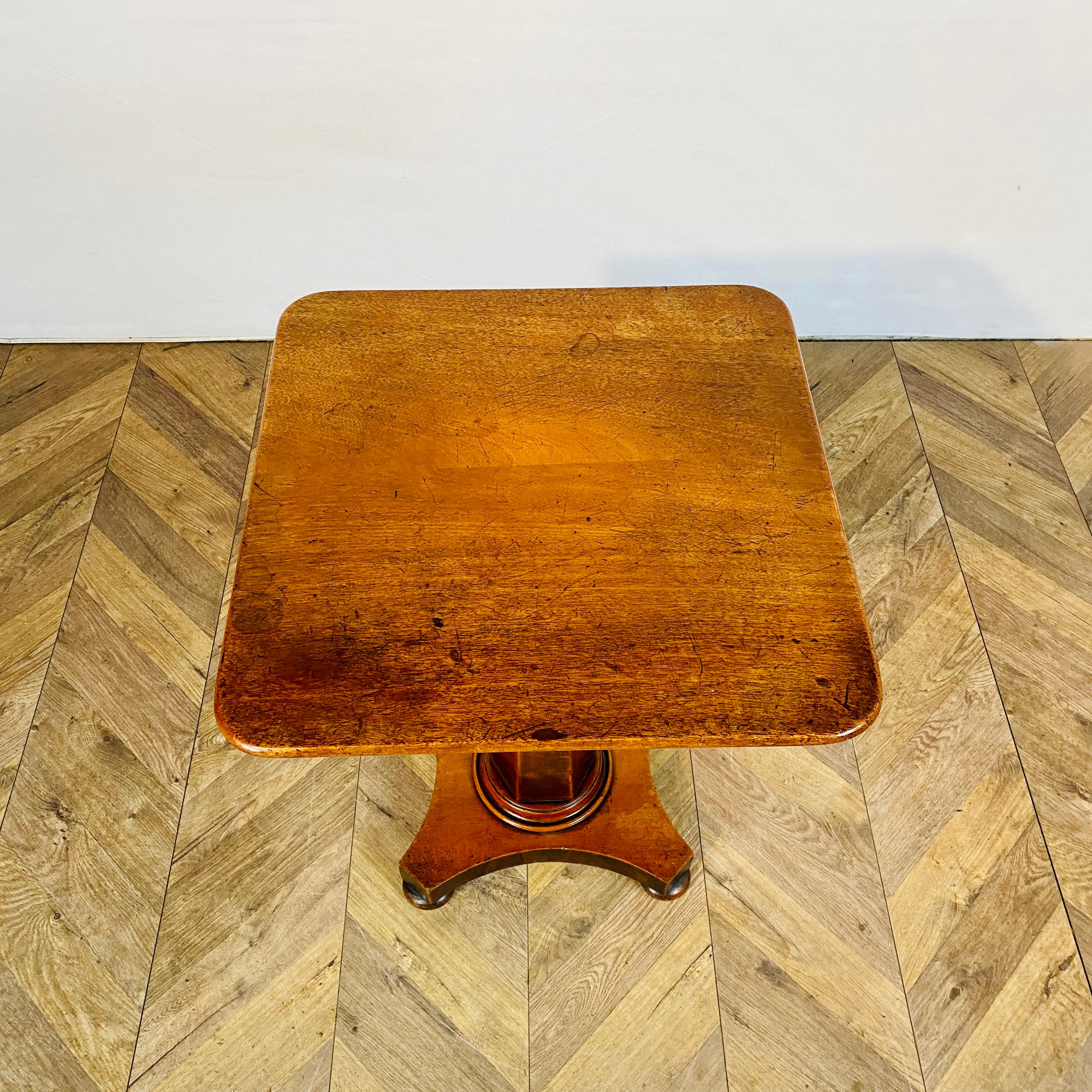 Late 19th Century Antique English Oak Tilt-Top Side Table, 19th Century For Sale
