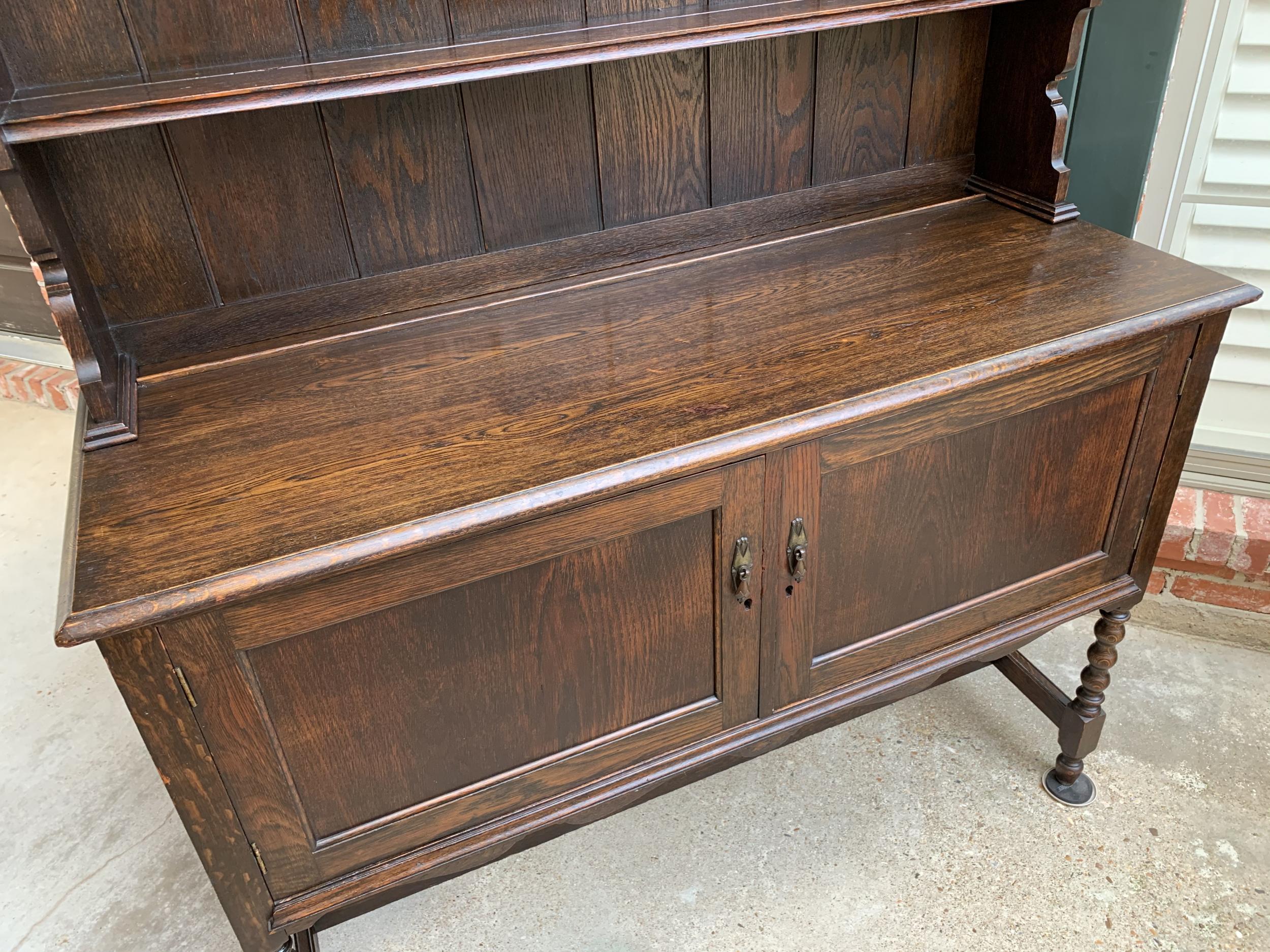 Antique English Oak Welsh Dresser Sideboard Buffet Jacobean Hutch 20th Century In Fair Condition In Shreveport, LA