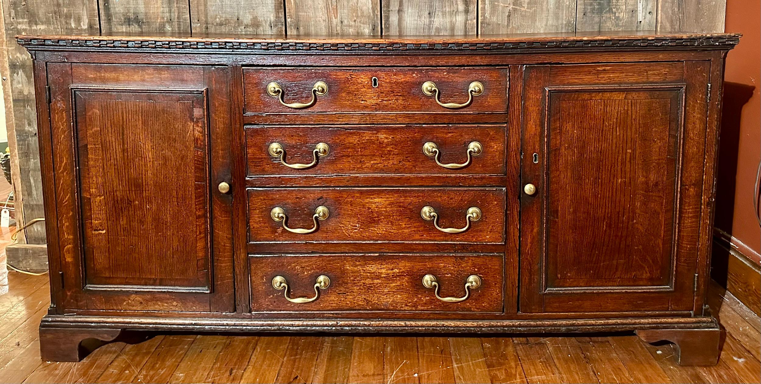 Antique English Oak Welsh Server, Circa 1860. In Good Condition In New Orleans, LA