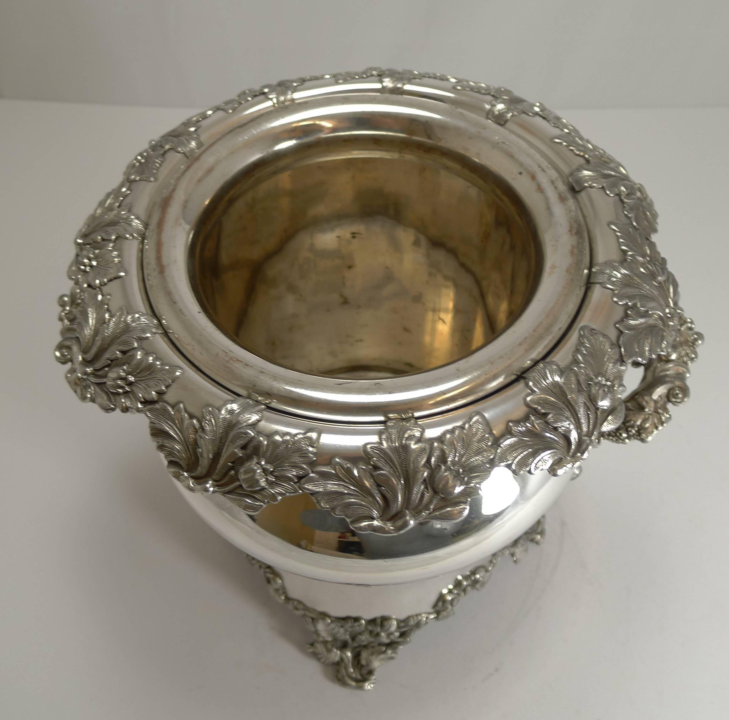 Antique English Old Sheffield Plate Wine Cooler, circa 1840 In Excellent Condition In Bath, GB