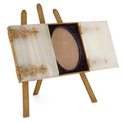 Cadre photo ancien anglais à deux branches en onyx, laiton et velours