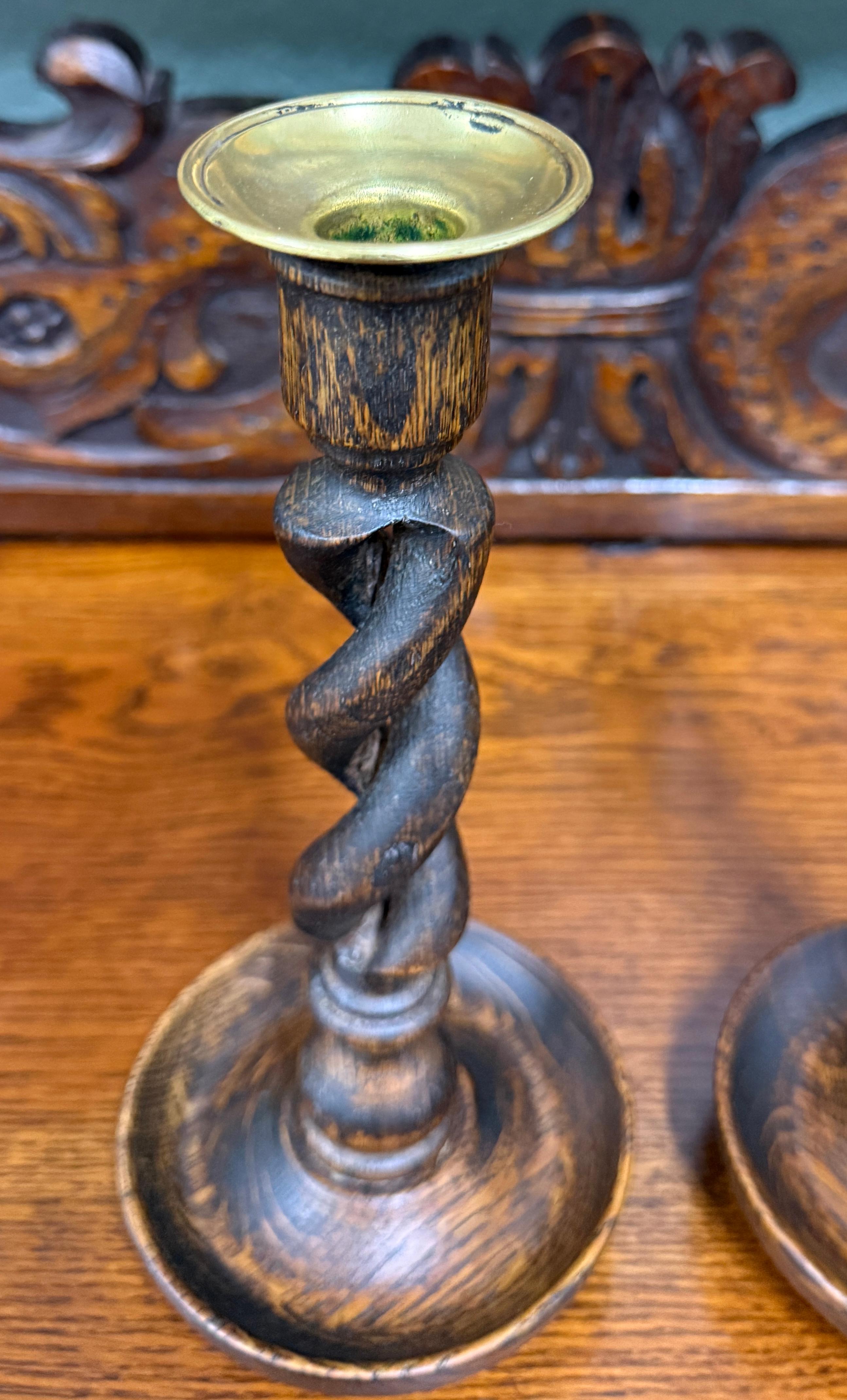 Antico portacandele inglese aperto a torsione d'orzo in Oak PAIR 10.5