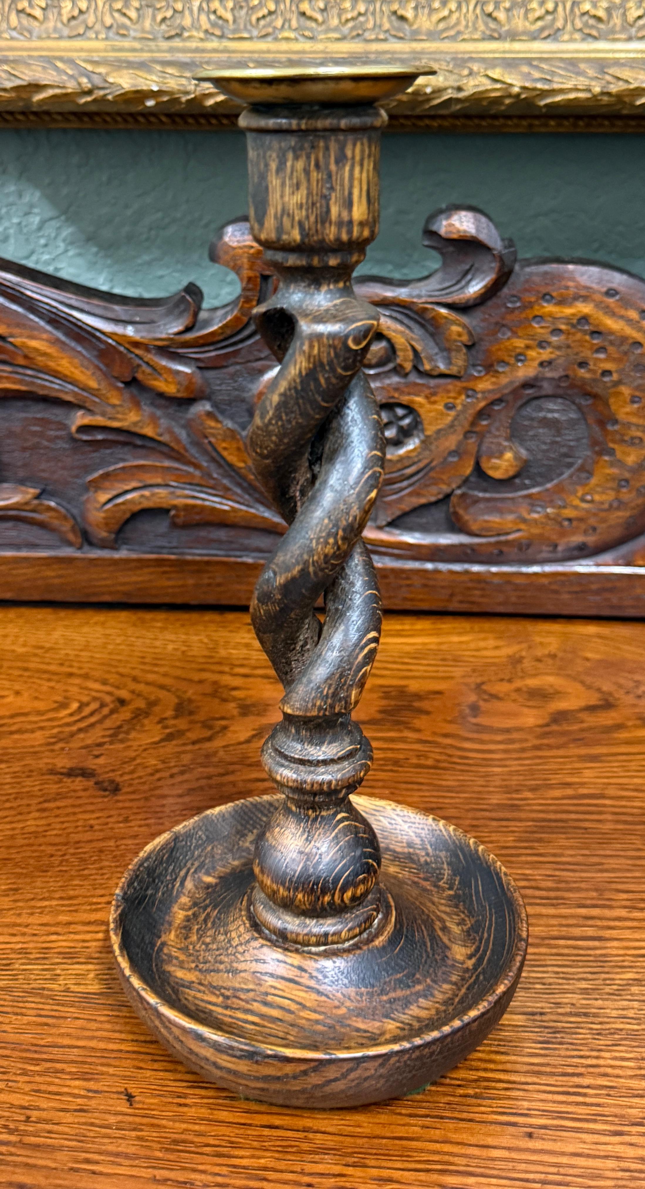 Antico portacandele inglese aperto a torsione d'orzo in Oak PAIR 10.5