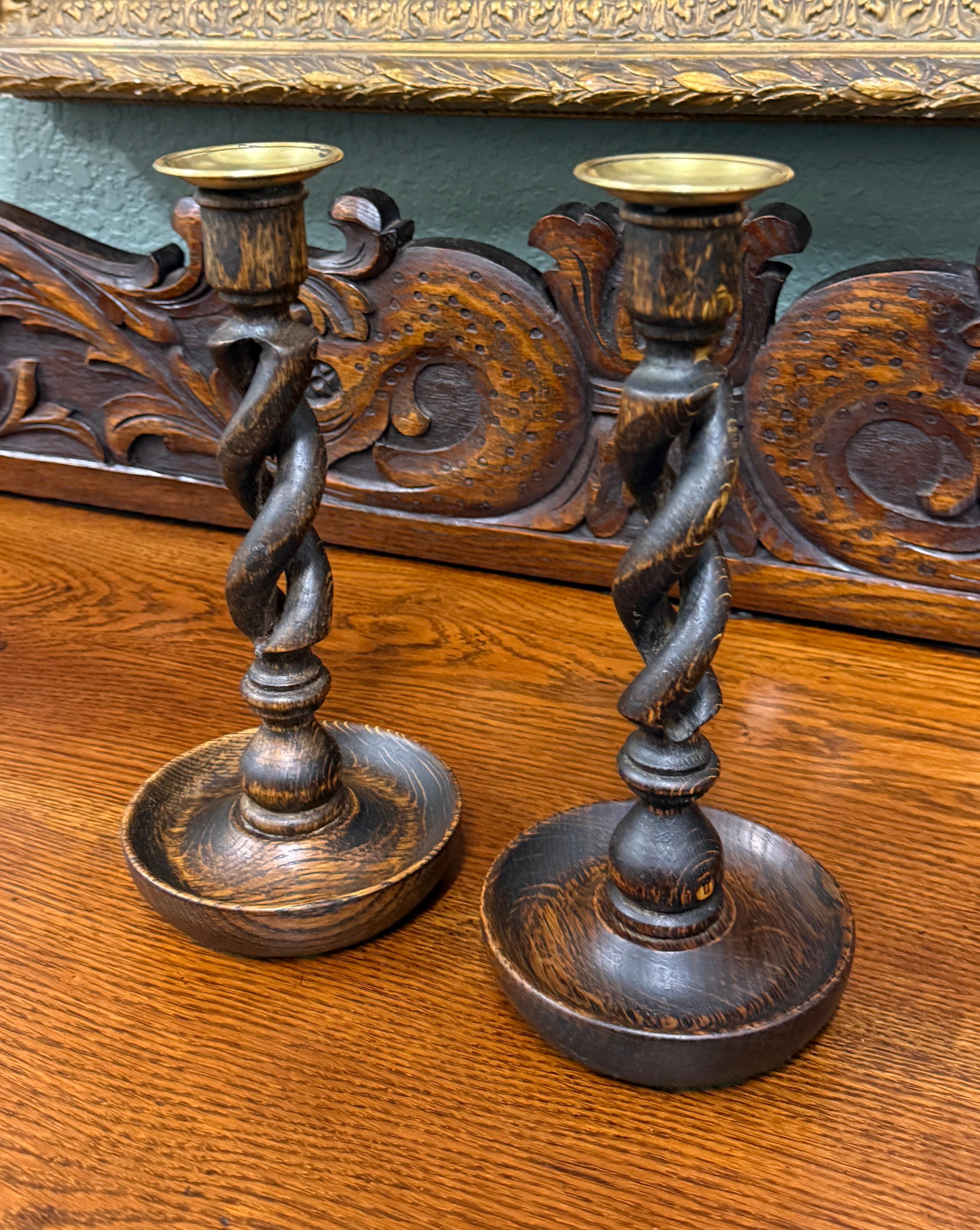 Inglese Antico portacandele inglese aperto a torsione d'orzo in Oak PAIR 10.5