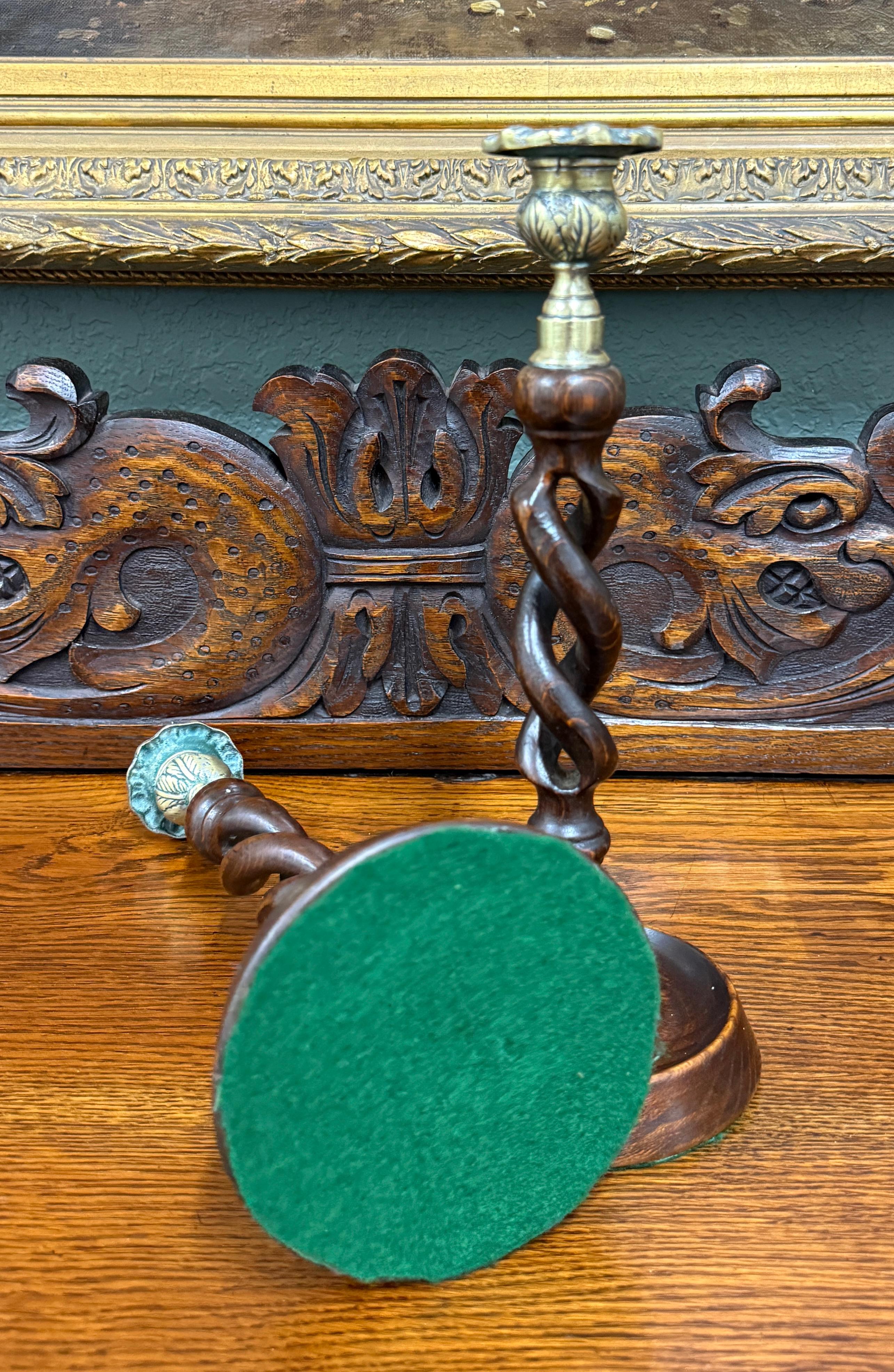 Antico portacandele inglese aperto a torsione d'orzo, in Oak PAIR 11.5