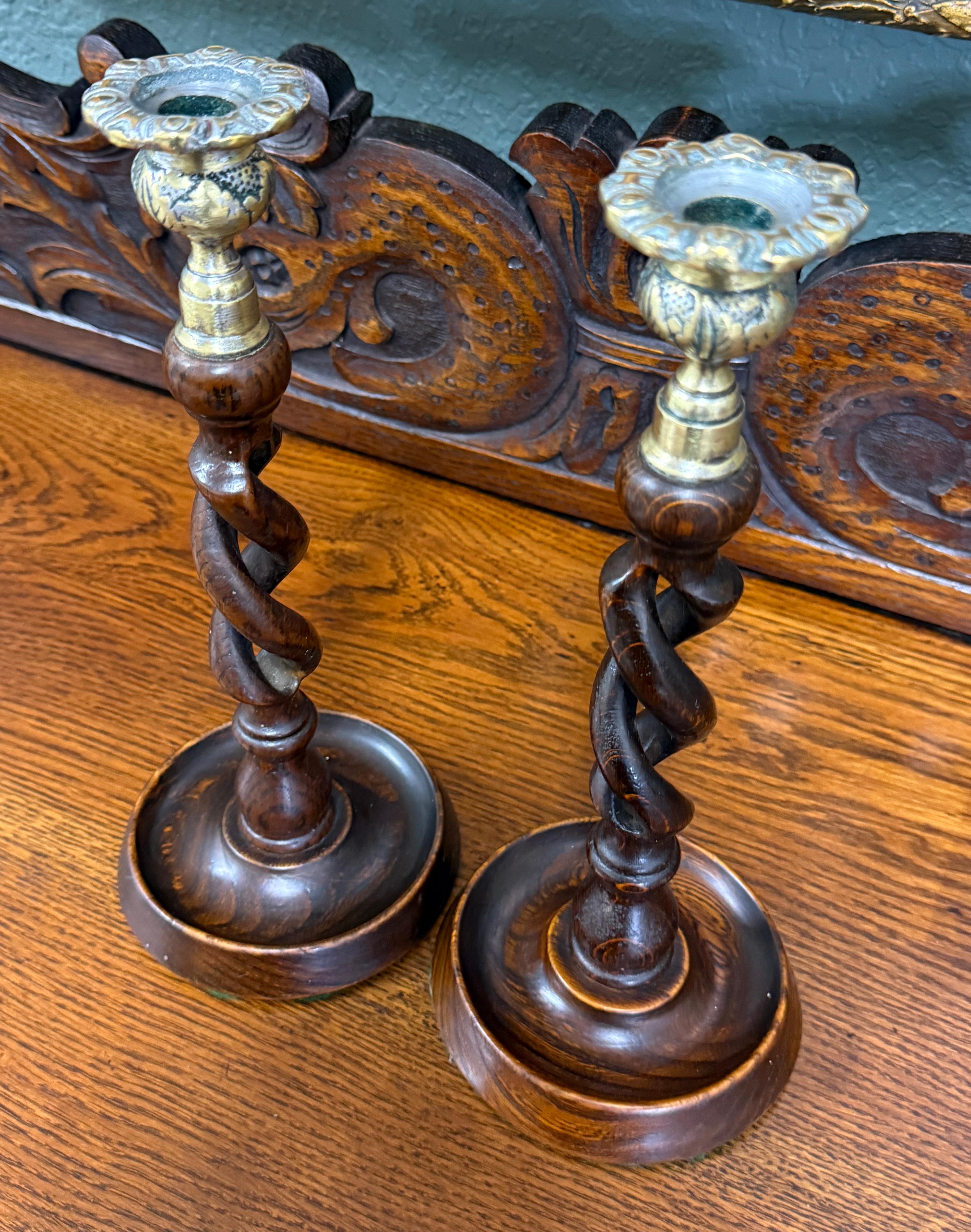 Antico portacandele inglese aperto a torsione d'orzo, in Oak PAIR 11.5